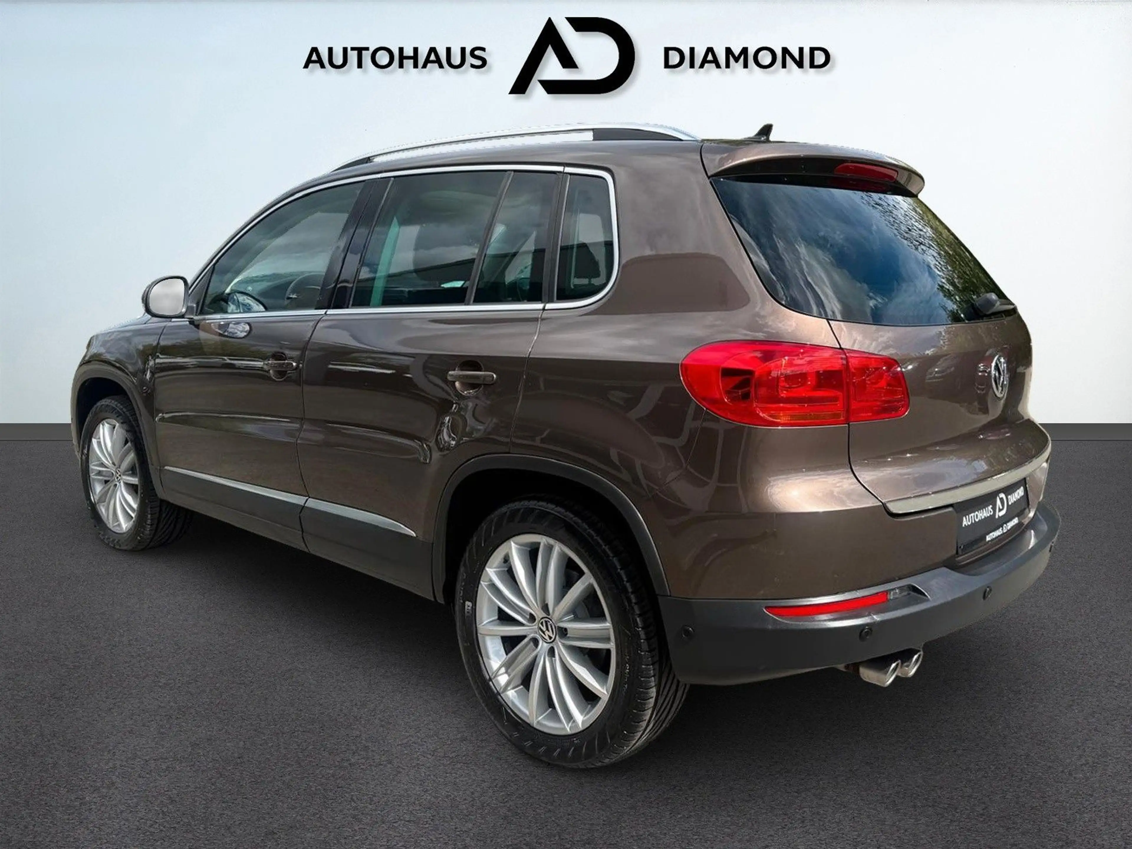 Volkswagen Tiguan Sport & Style 4Motion * PANO * STANDHEIZ* — photo 8