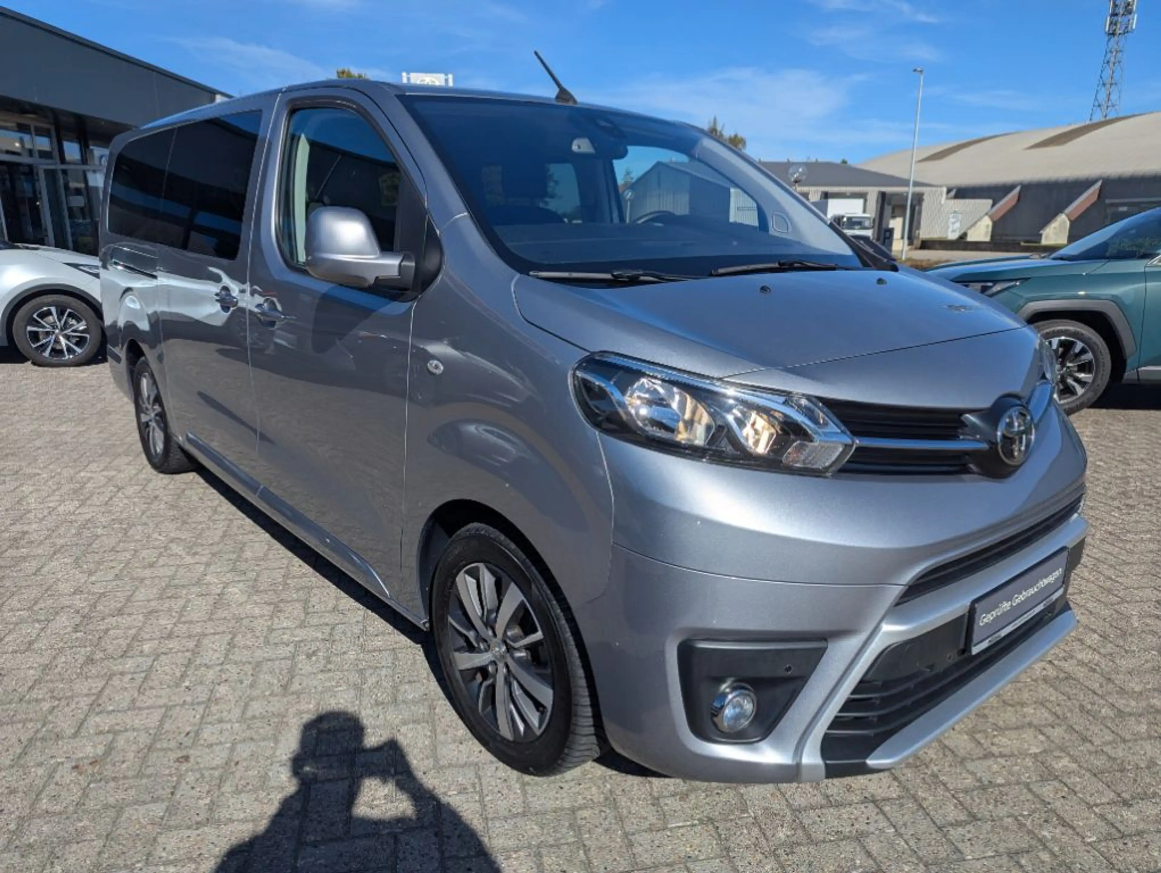 Toyota Proace 2,0-l-D-4D L1 (9-Si.) Verso Shuttle Comfort Sitzhe — photo 3