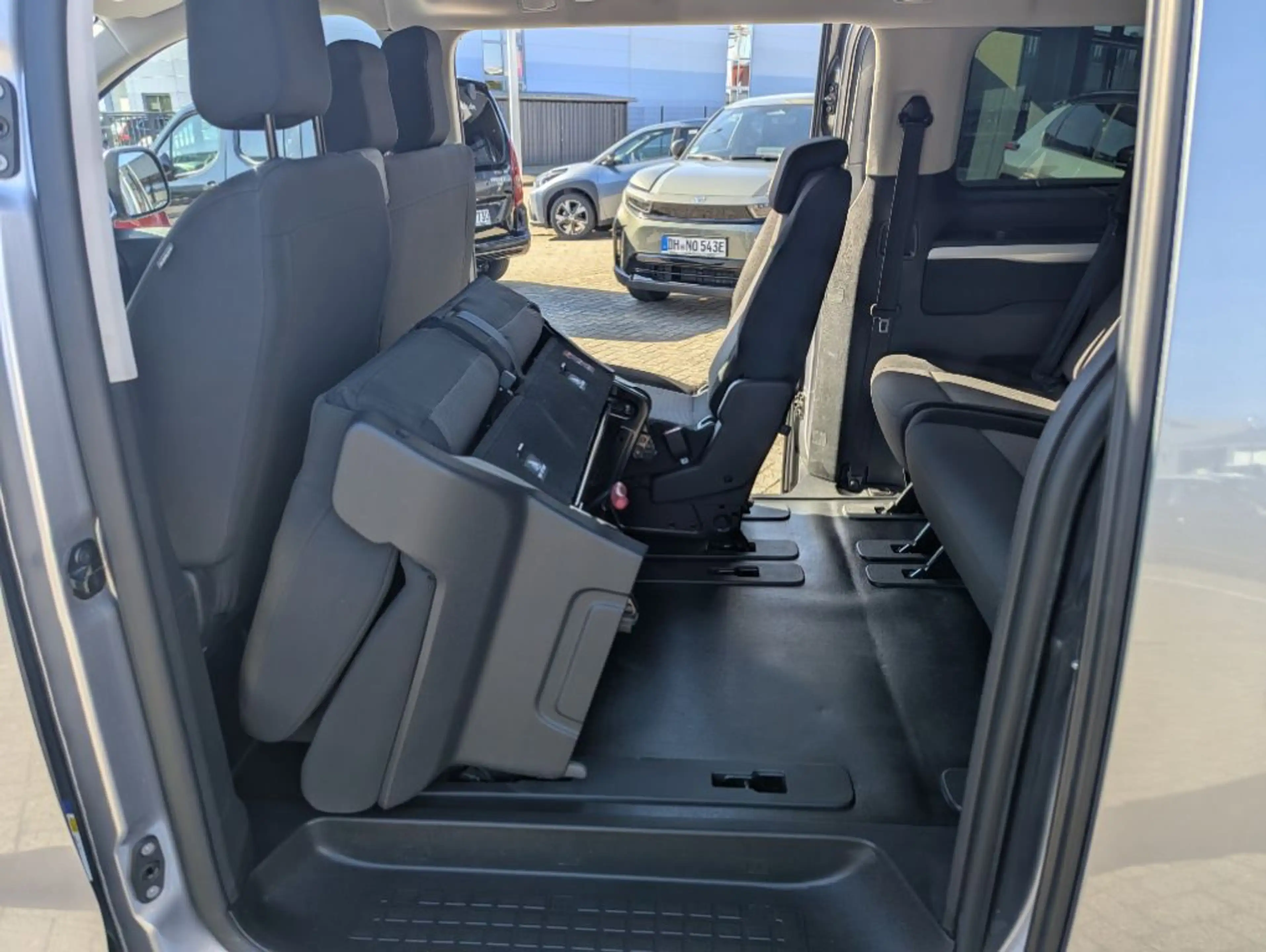 Toyota Proace 2,0-l-D-4D L1 (9-Si.) Verso Shuttle Comfort Sitzhe — photo 14