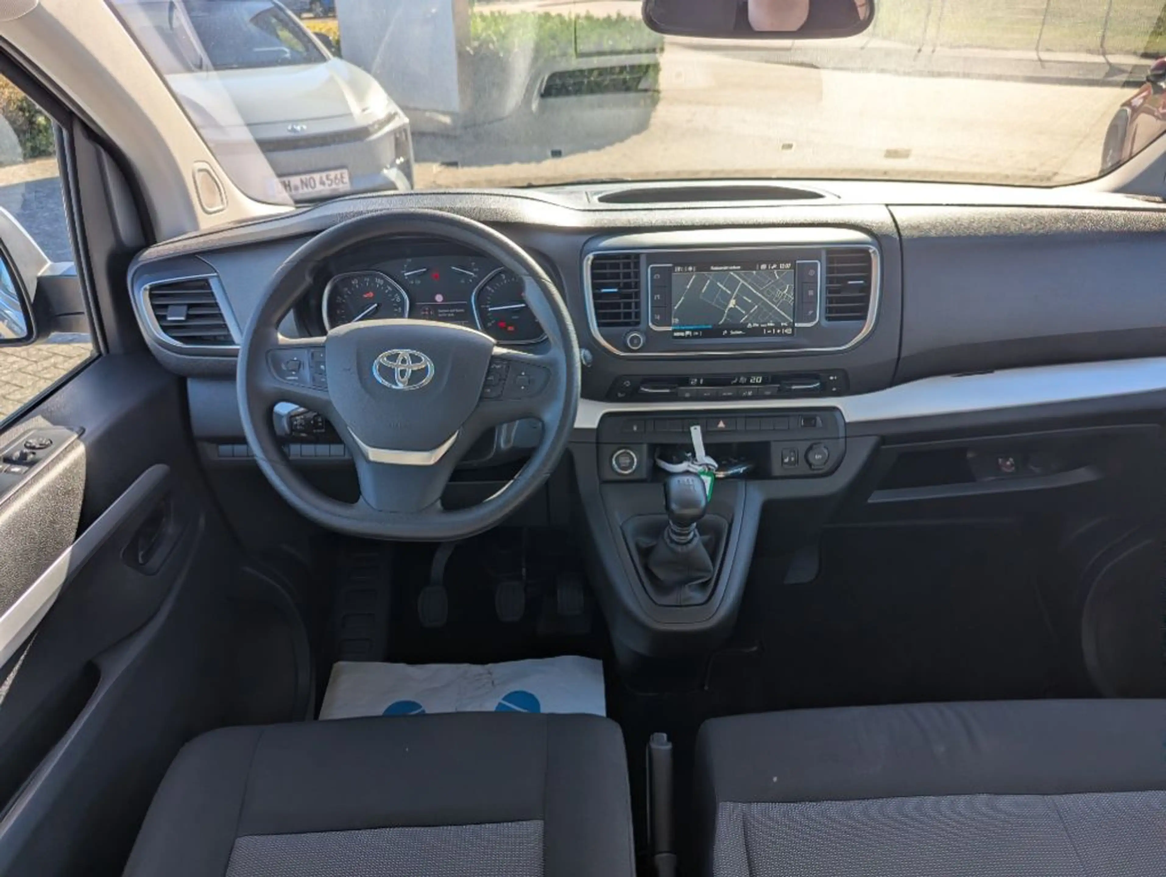 Toyota Proace 2,0-l-D-4D L1 (9-Si.) Verso Shuttle Comfort Sitzhe — photo 15