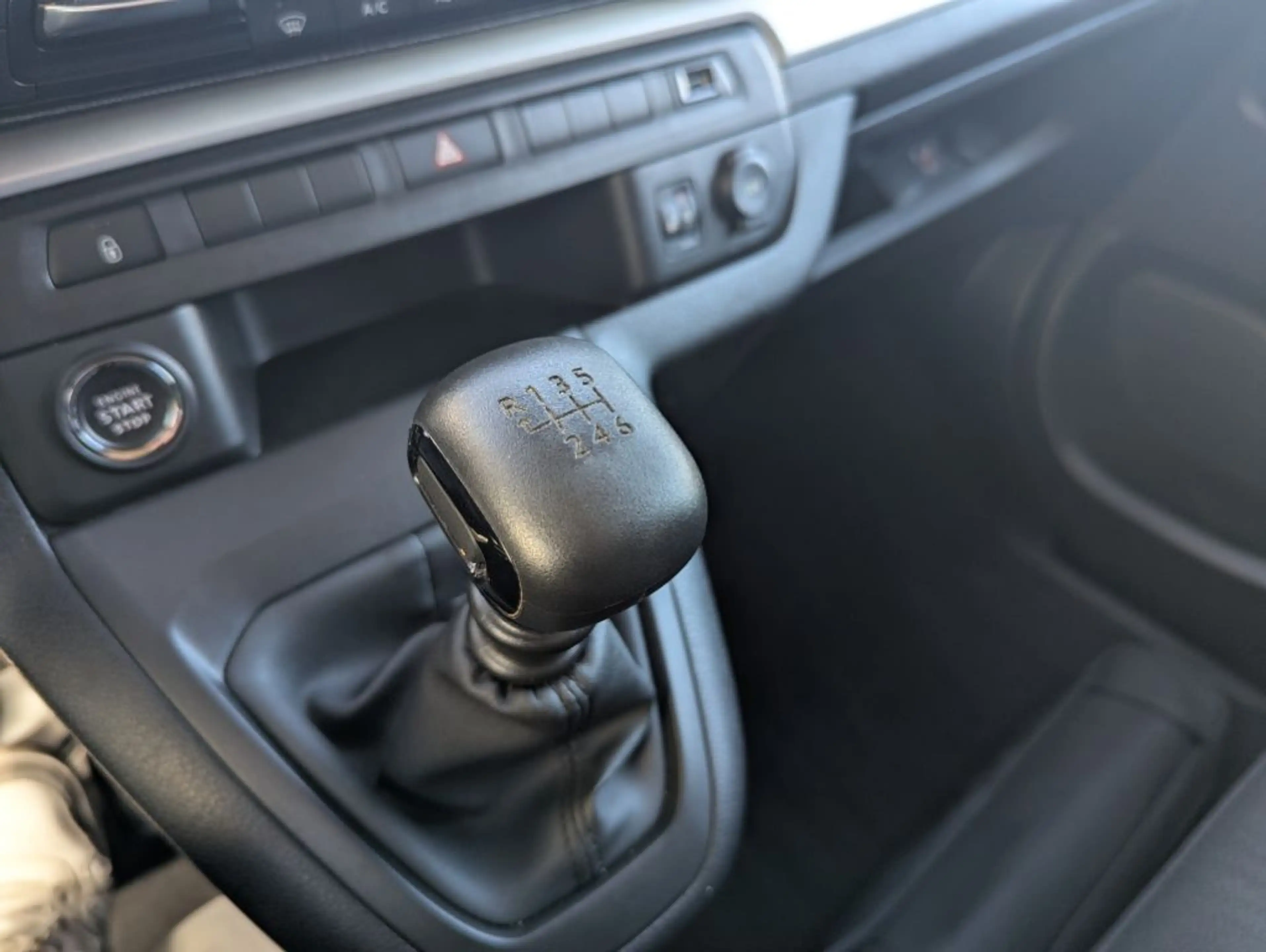 Toyota Proace 2,0-l-D-4D L1 (9-Si.) Verso Shuttle Comfort Sitzhe — photo 24