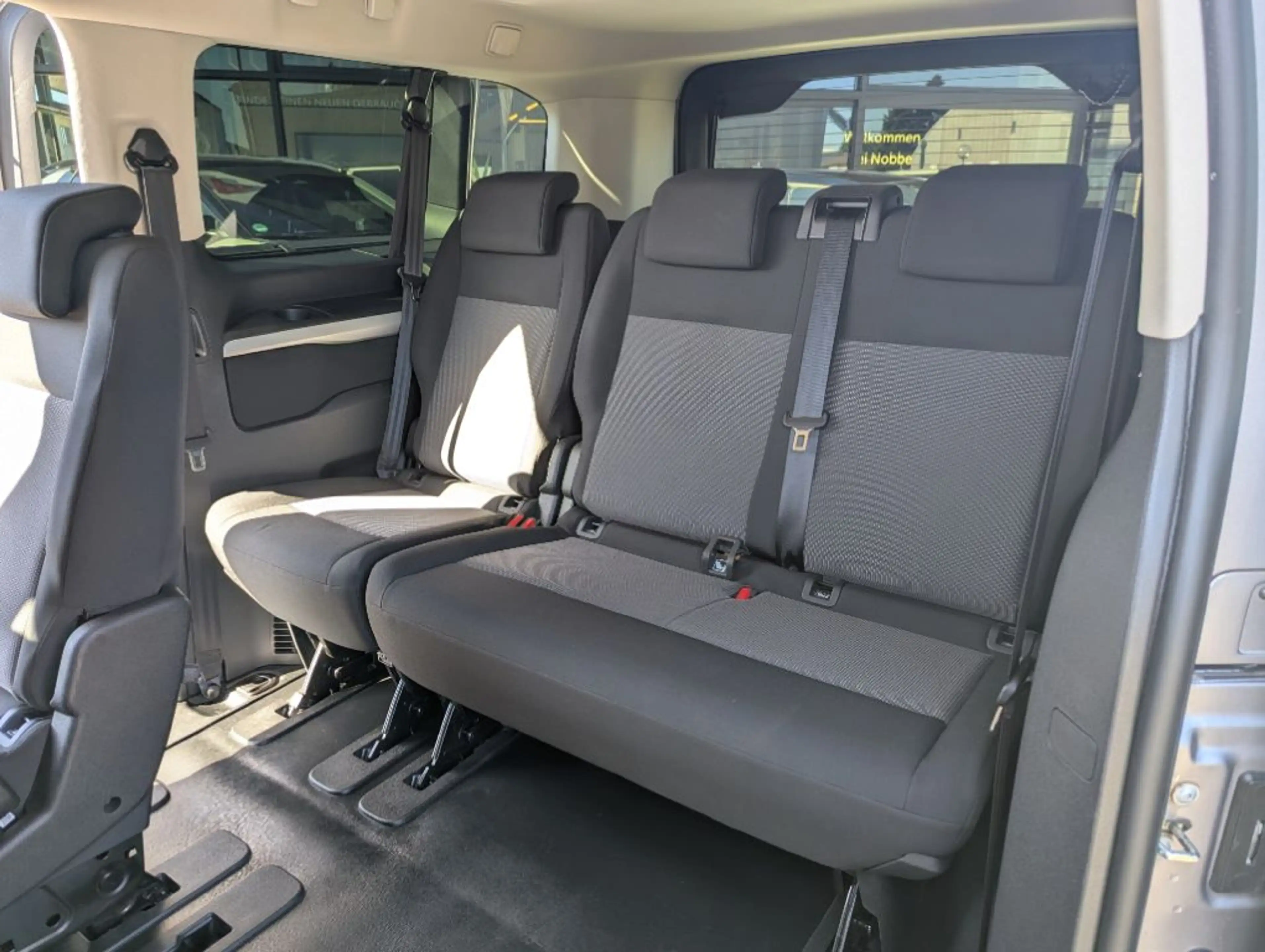 Toyota Proace 2,0-l-D-4D L1 (9-Si.) Verso Shuttle Comfort Sitzhe — photo 13