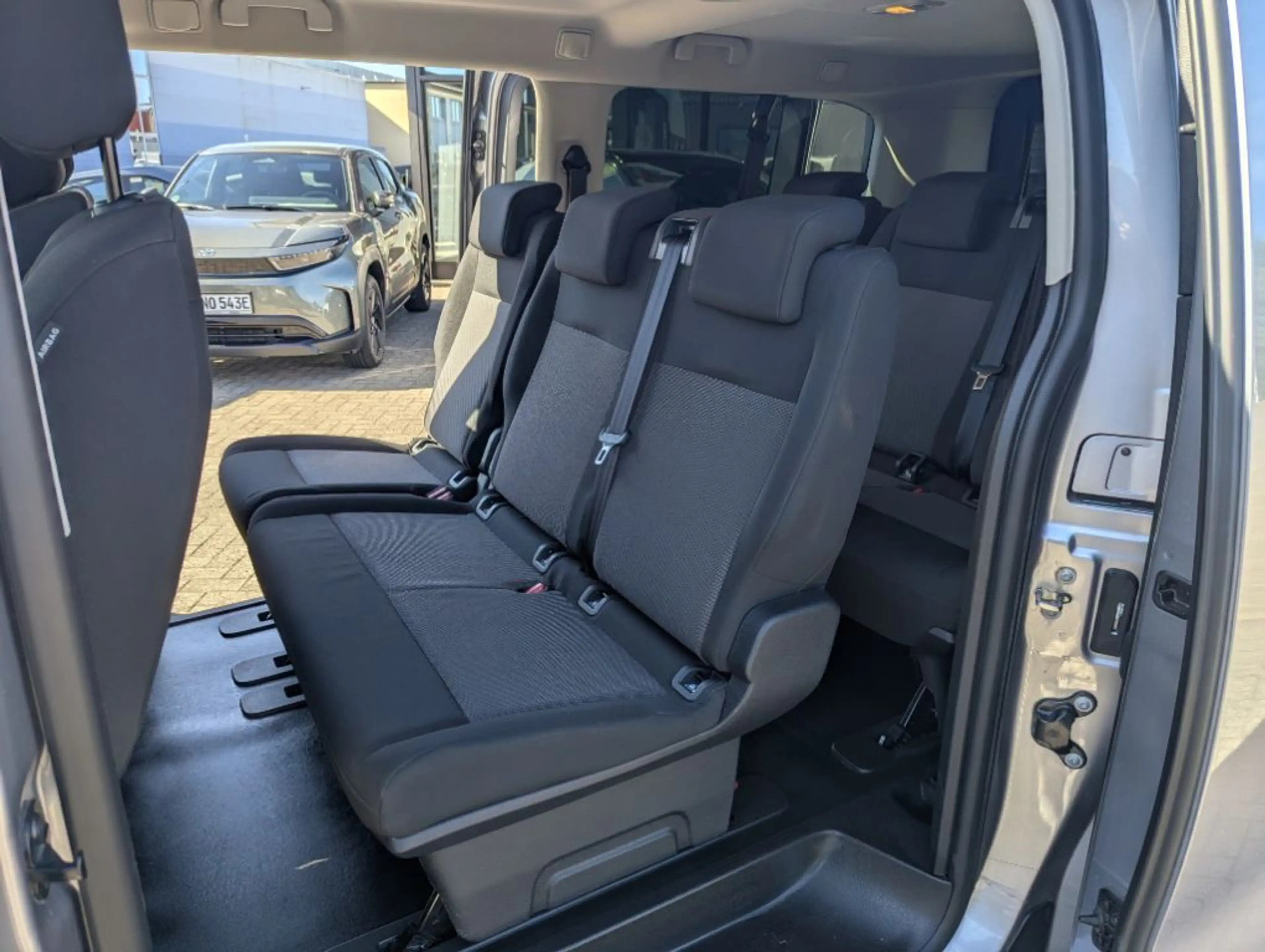 Toyota Proace 2,0-l-D-4D L1 (9-Si.) Verso Shuttle Comfort Sitzhe — photo 12
