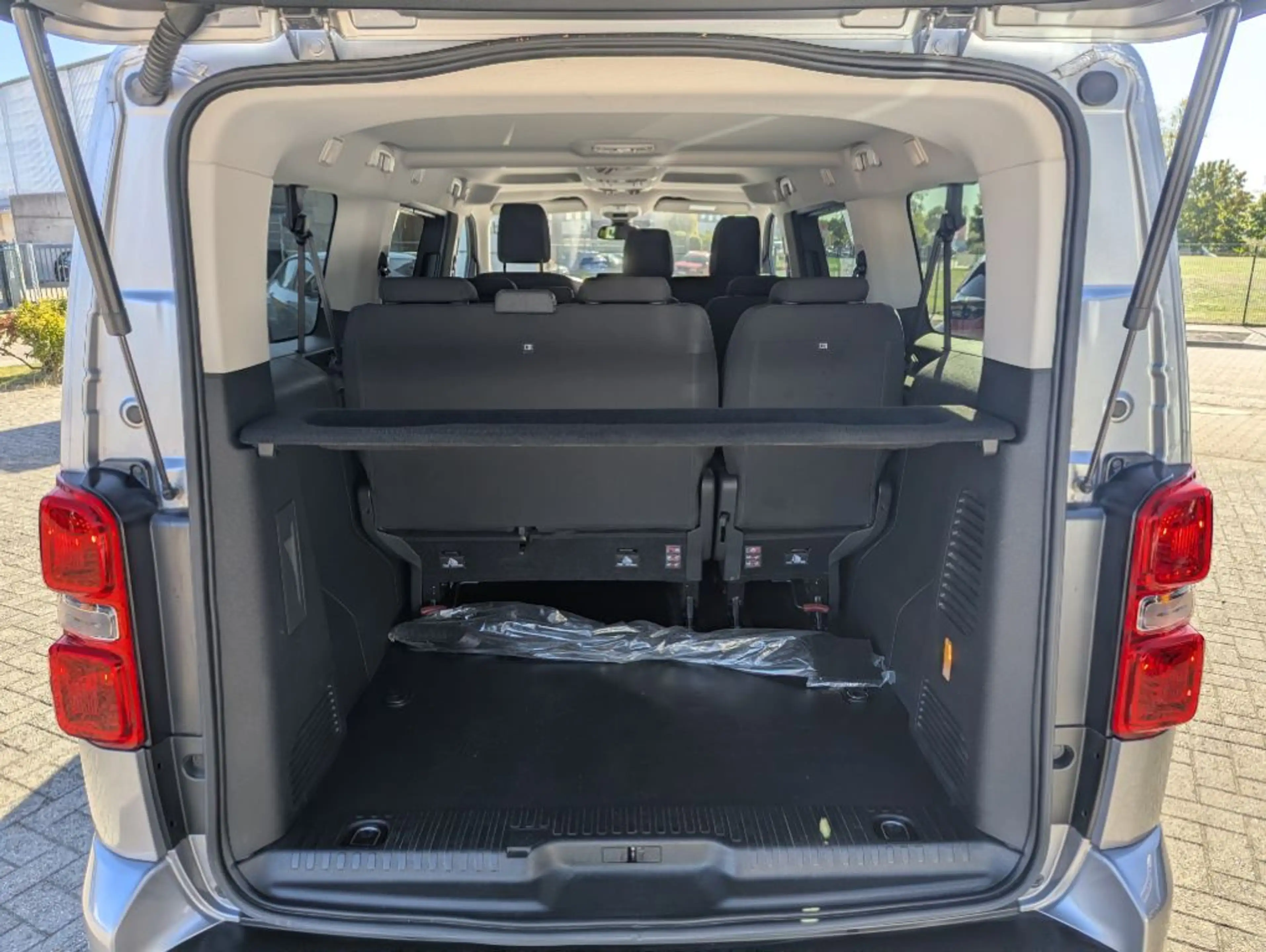 Toyota Proace 2,0-l-D-4D L1 (9-Si.) Verso Shuttle Comfort Sitzhe — photo 10