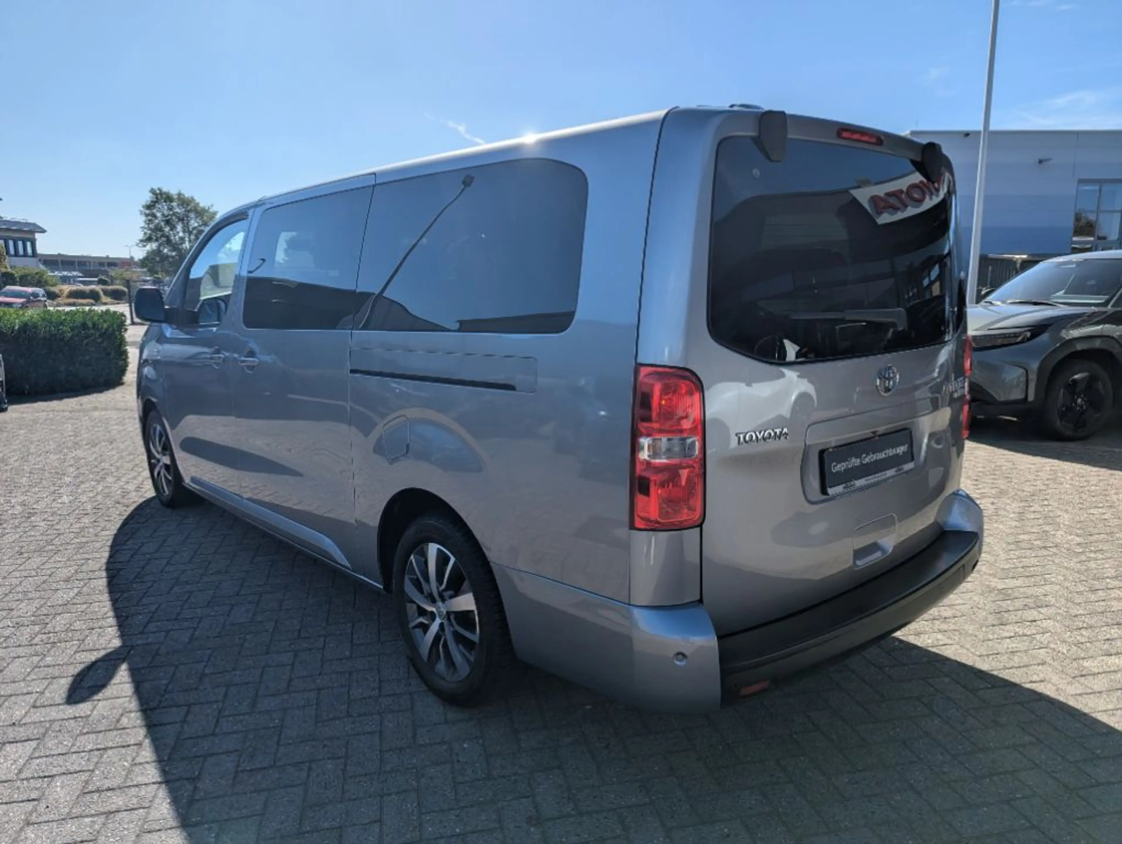 Toyota Proace 2,0-l-D-4D L1 (9-Si.) Verso Shuttle Comfort Sitzhe — photo 7