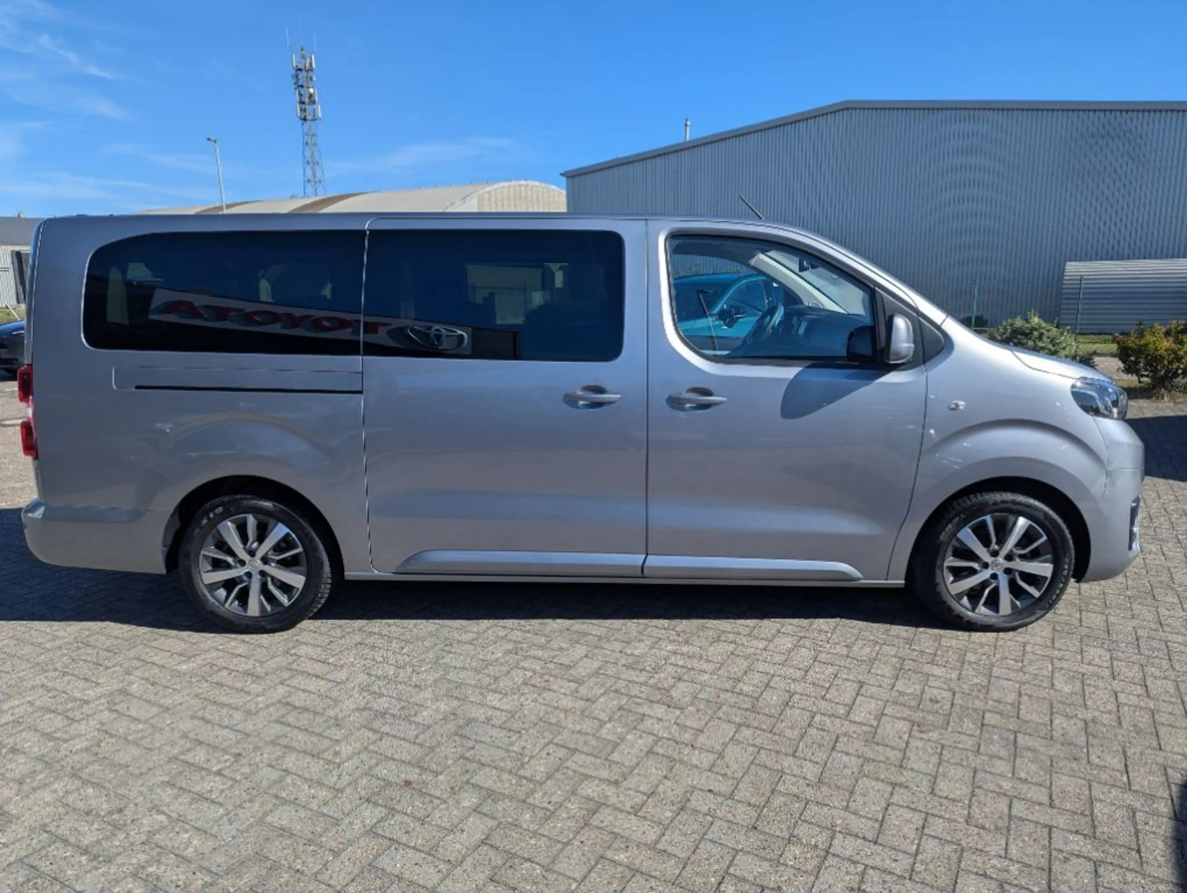 Toyota Proace 2,0-l-D-4D L1 (9-Si.) Verso Shuttle Comfort Sitzhe — photo 4
