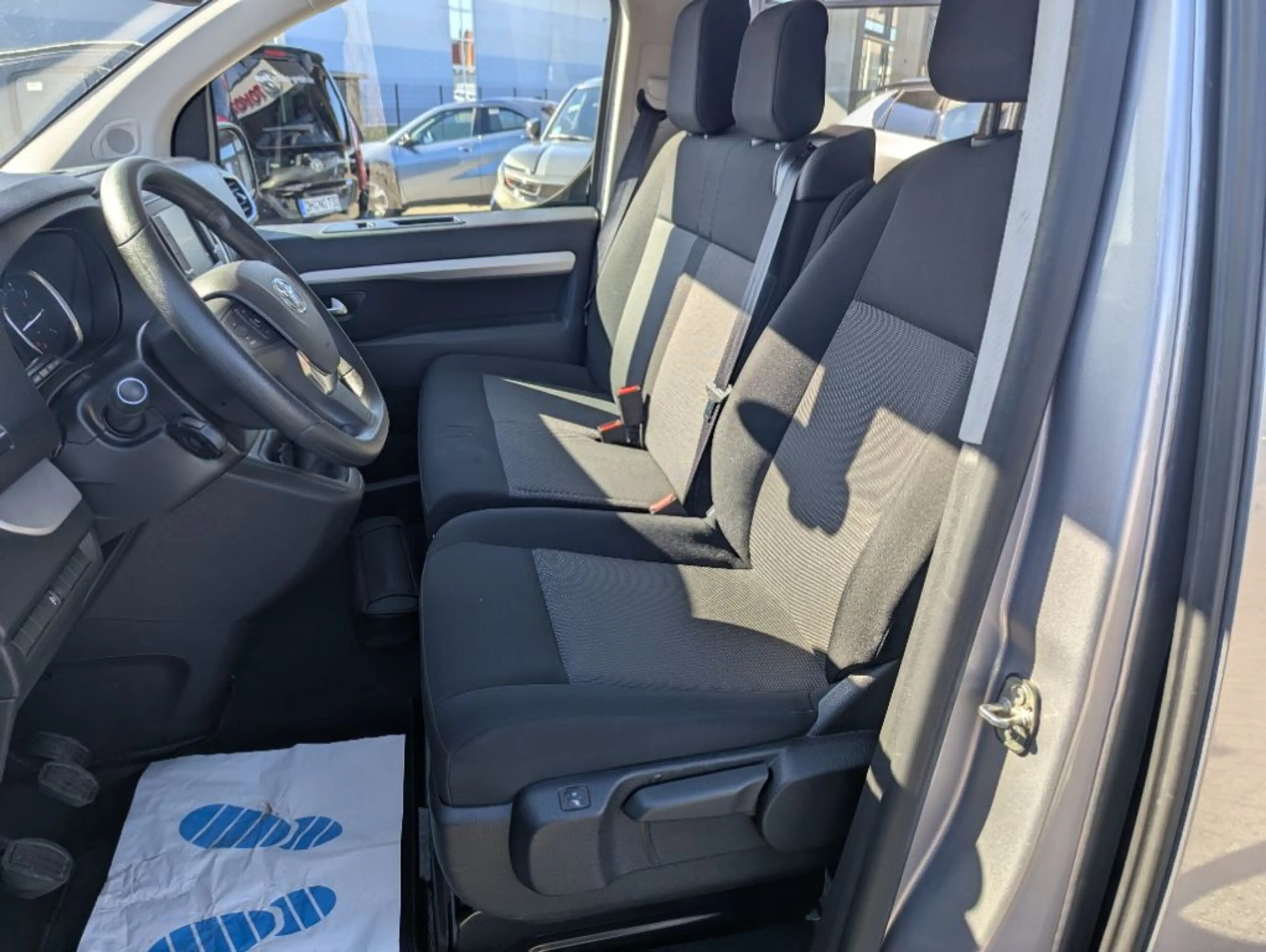 Toyota Proace 2,0-l-D-4D L1 (9-Si.) Verso Shuttle Comfort Sitzhe — photo 16