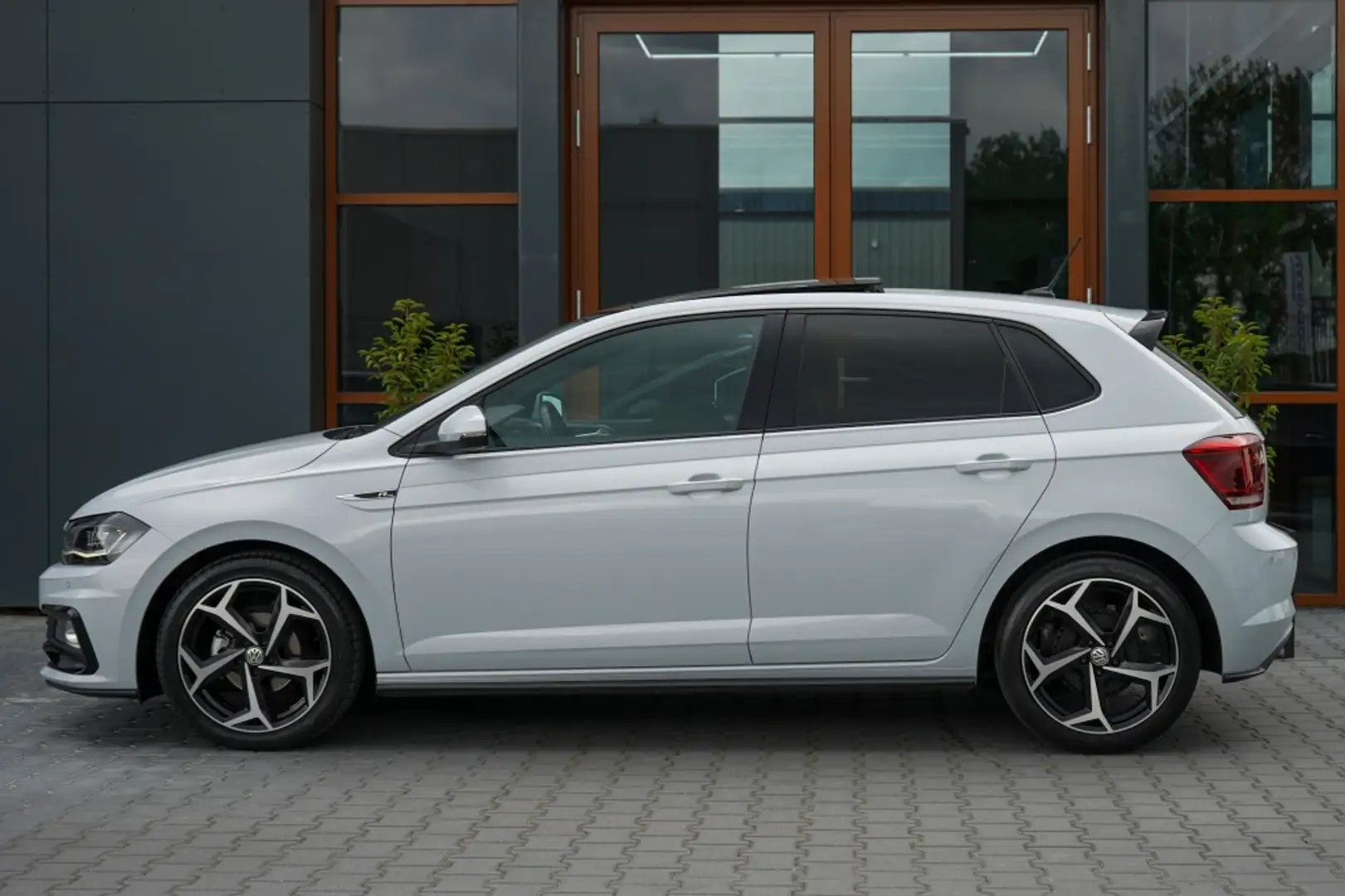 Volkswagen Polo 1.0 TSI Highline | 3X R-Line | Pano | Led | Camera Wit - 2