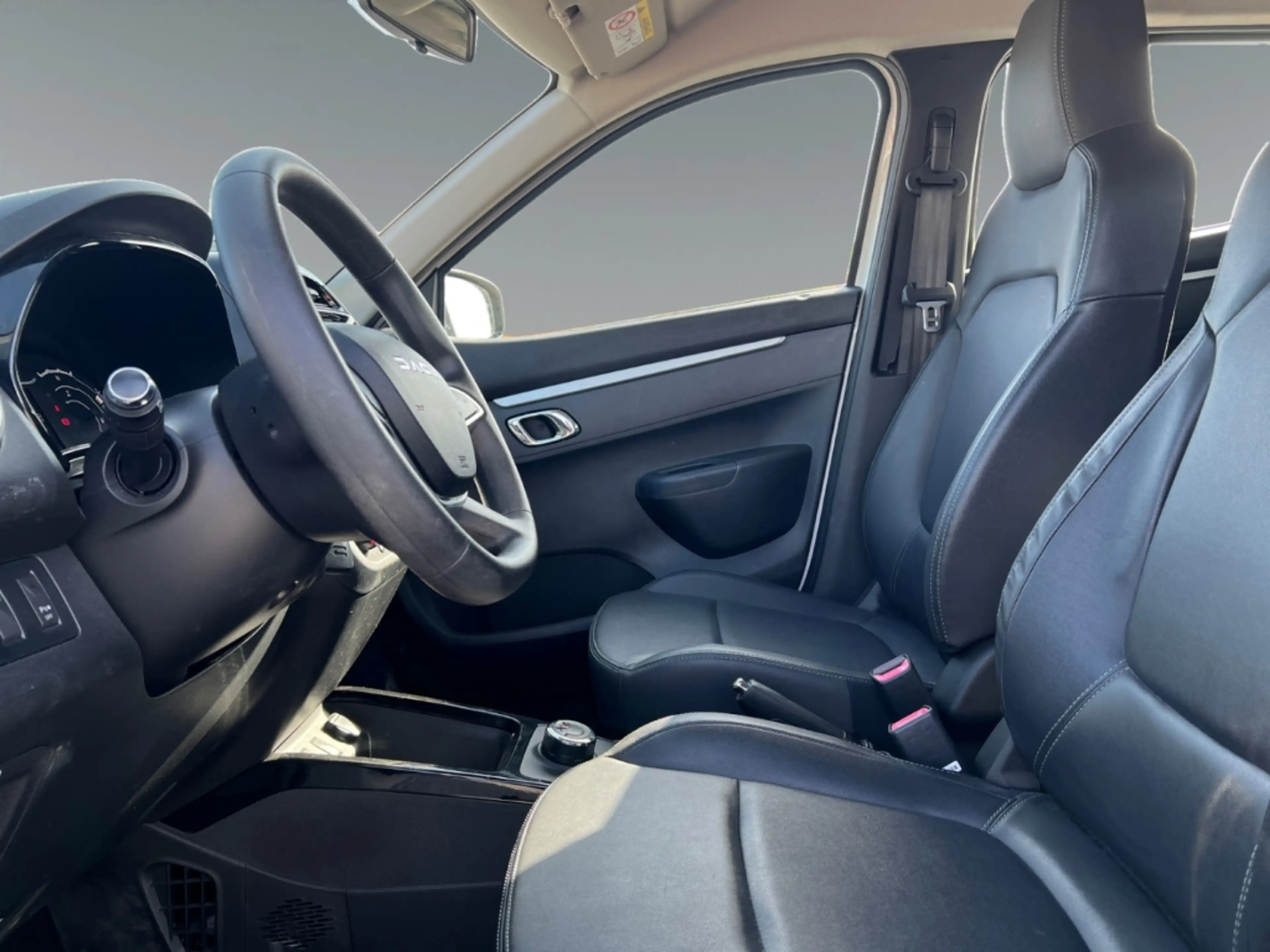 Dacia Spring Electric Essential — photo 10