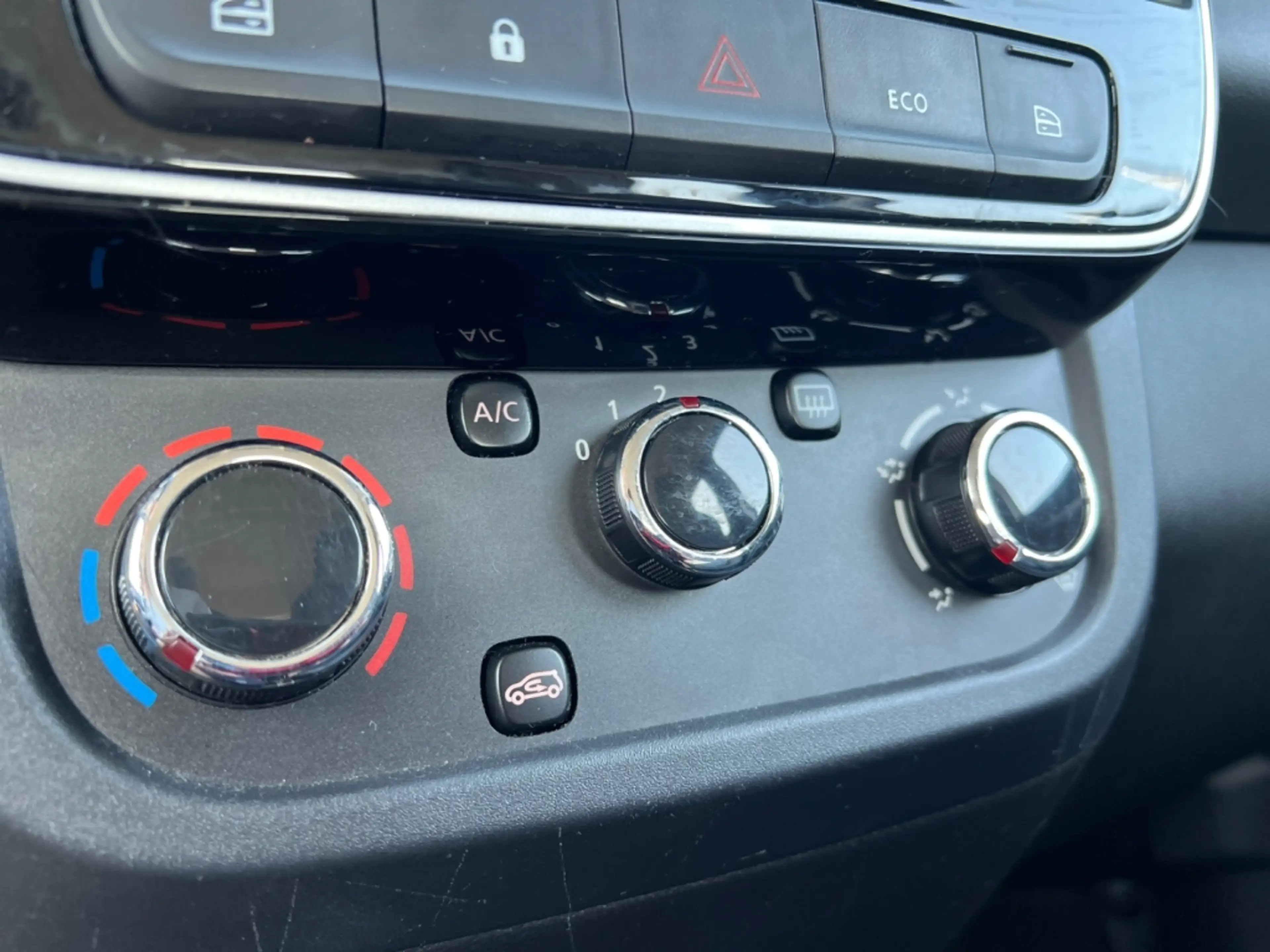 Dacia Spring Electric Essential — photo 14