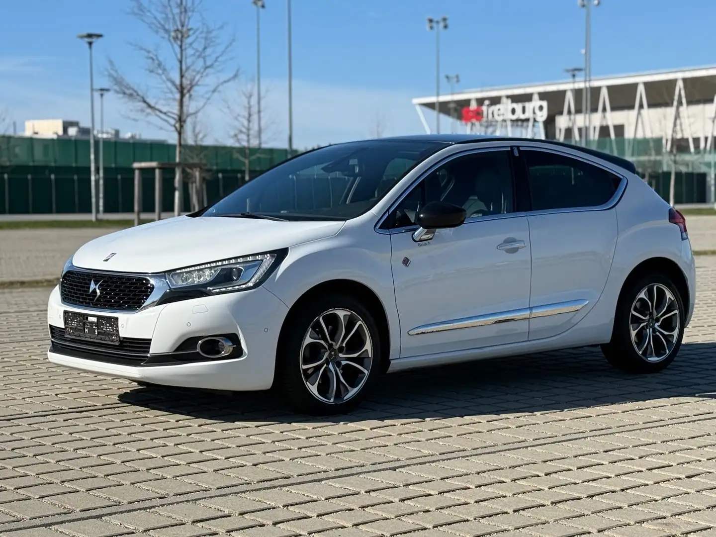 DS Automobiles DS 4 THP 165 Stop&Start EAT6 - KW 121 . Weiß - 2