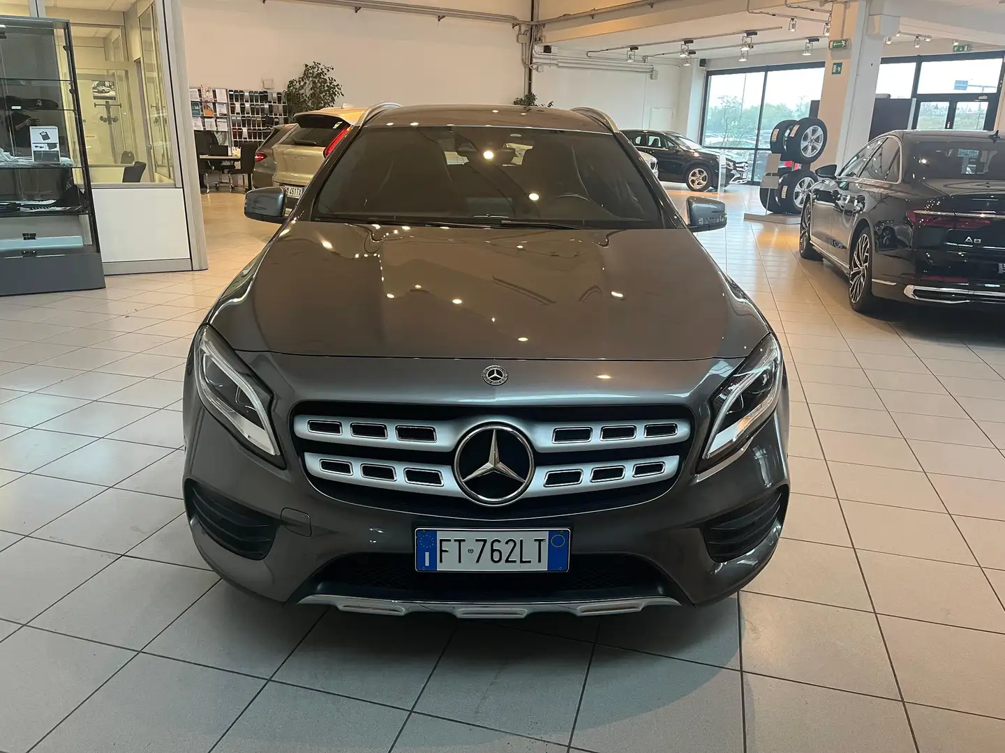 Mercedes-Benz GLA 200 d Premium 4matic TAGLIANDI UFFICIALI!!CARPLAY Gris - 2