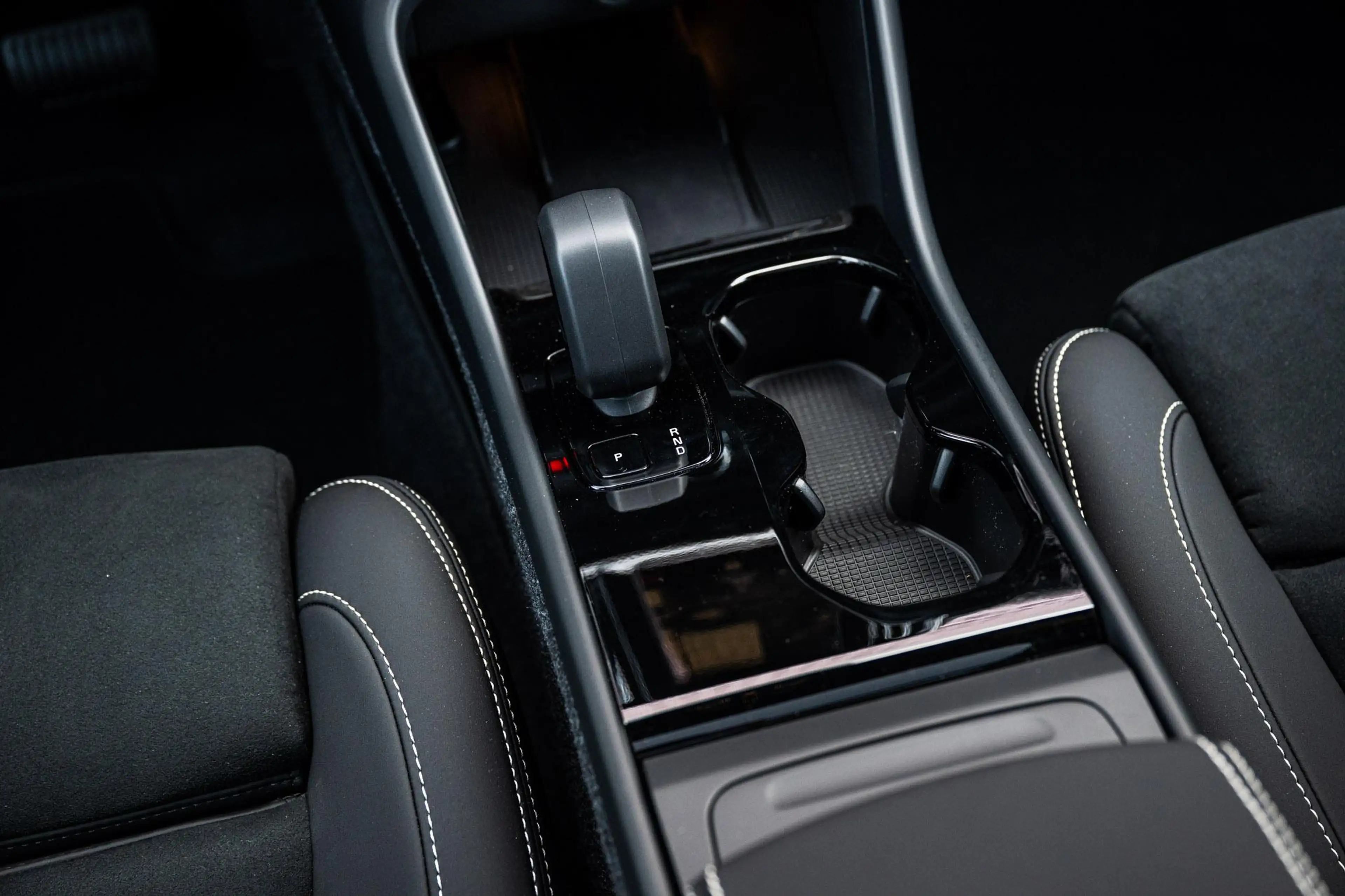 Volvo EX40 Single Motor Extended Range Ultra Black Edition | — photo 14