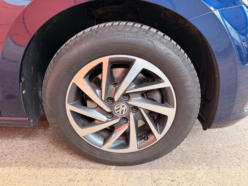 Volkswagen Touran Comfortline BMT/Start-Stopp ACC Navi AHK — photo 13