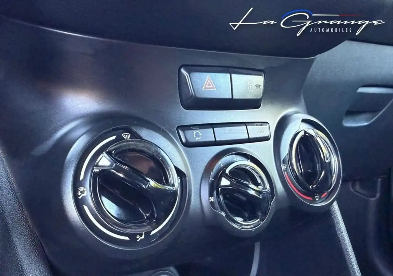 Peugeot 208 208 — photo 17