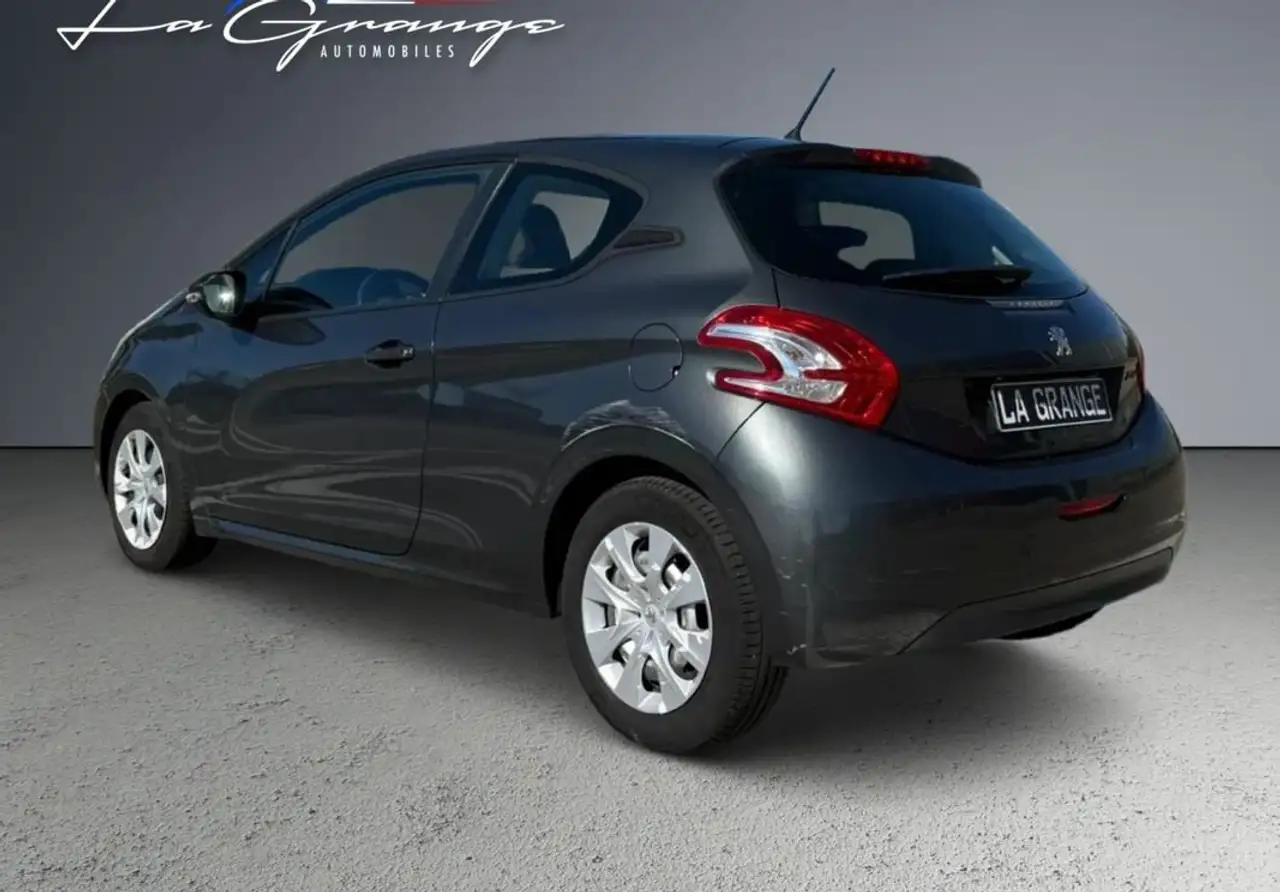 Peugeot 208 208 — photo 3