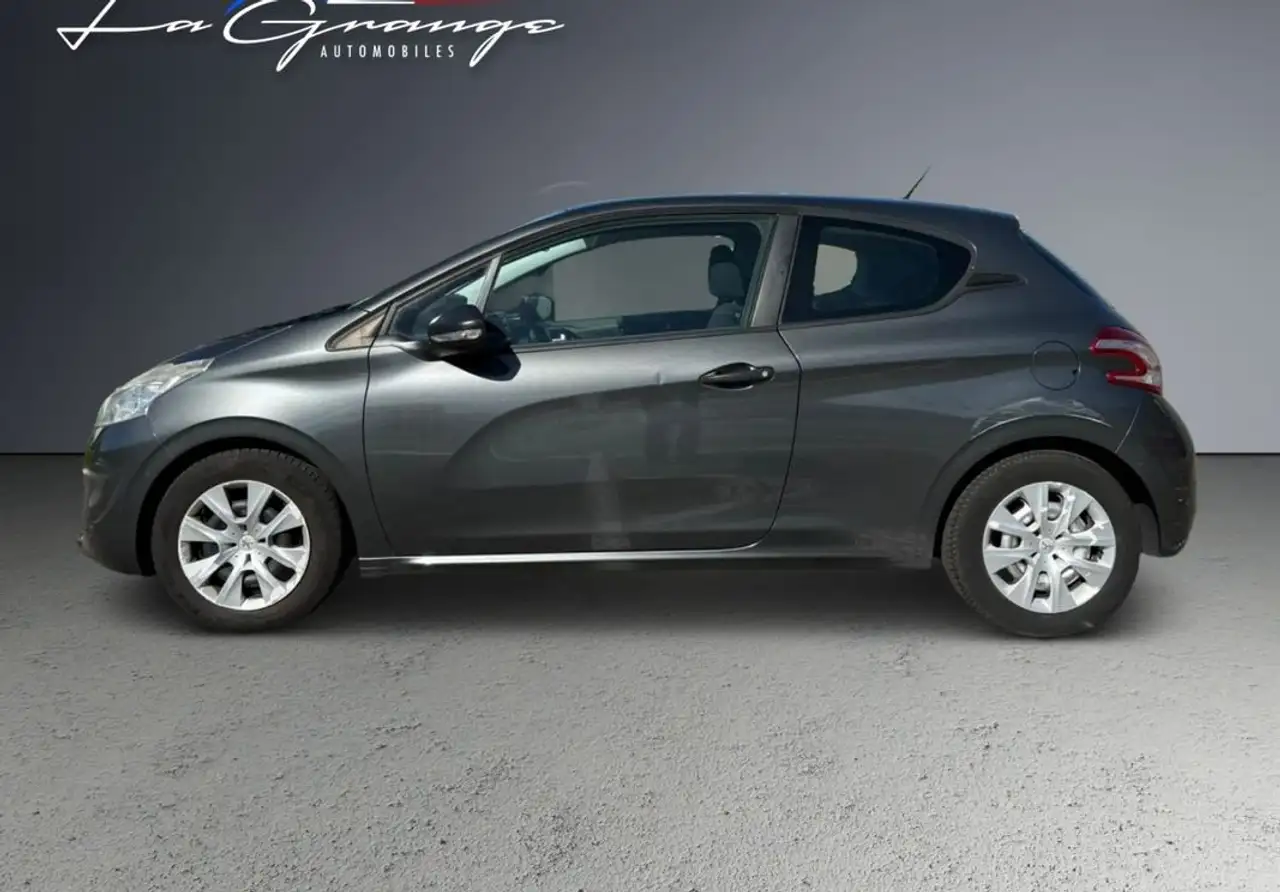 Peugeot 208 208 — photo 2