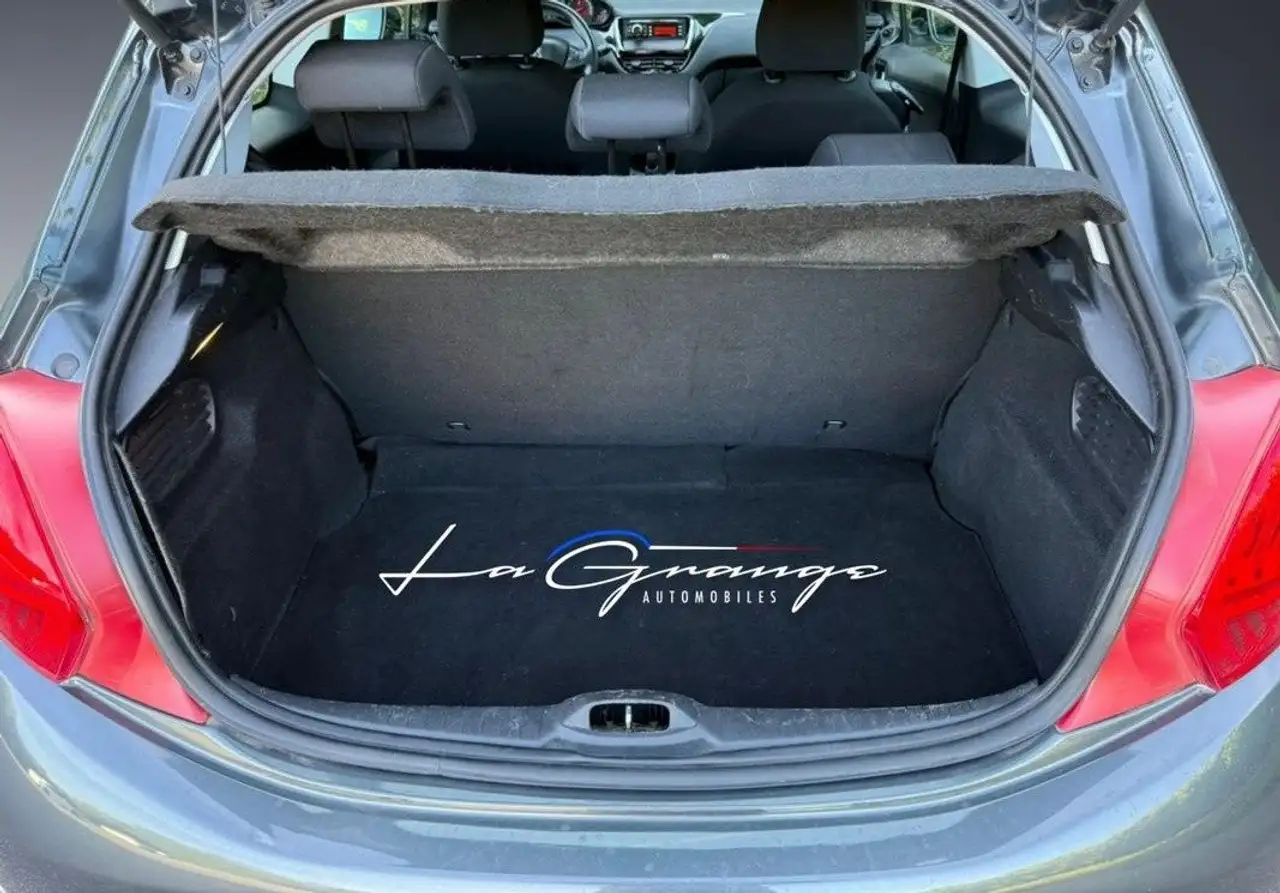 Peugeot 208 208 — photo 20