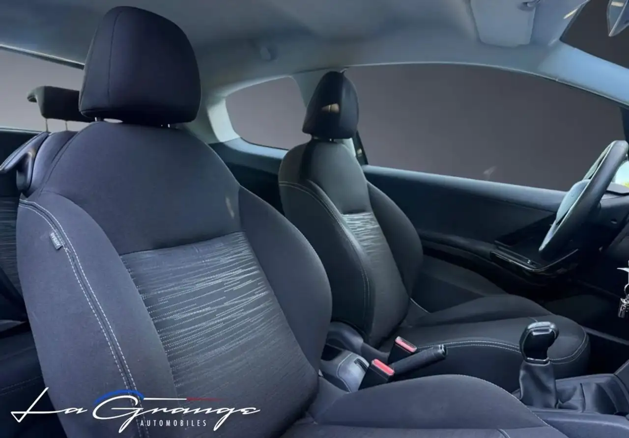 Peugeot 208 208 — photo 7