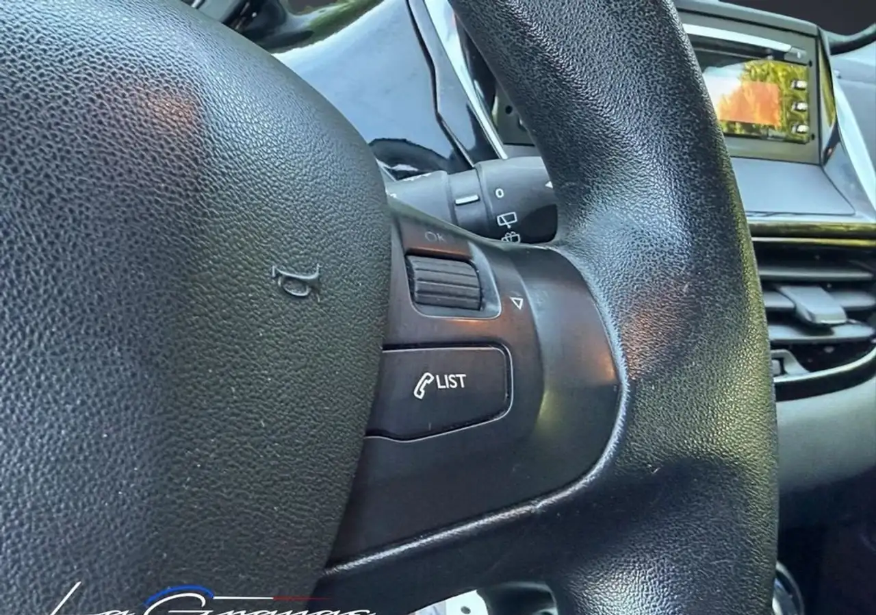 Peugeot 208 208 — photo 14