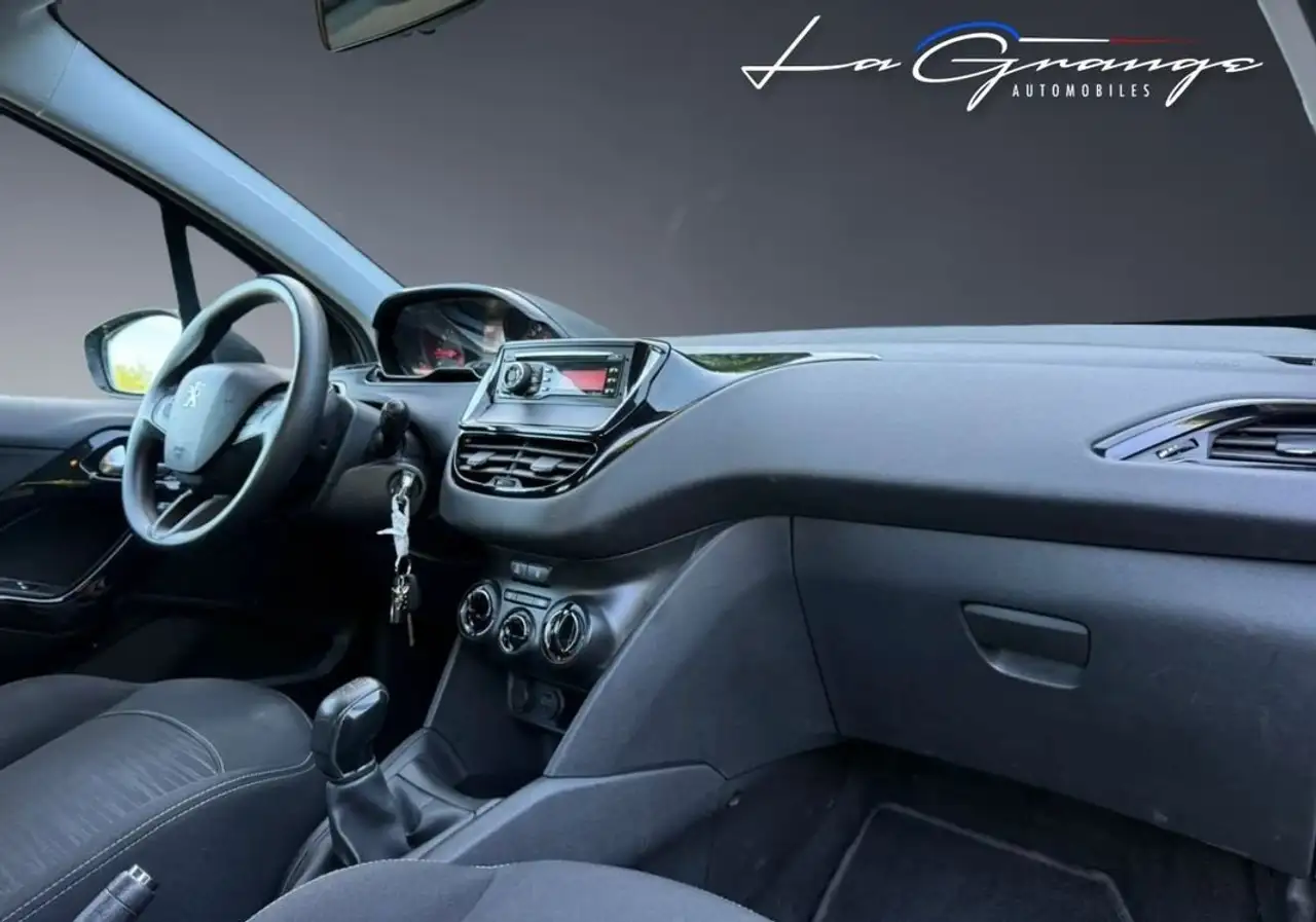 Peugeot 208 208 — photo 8