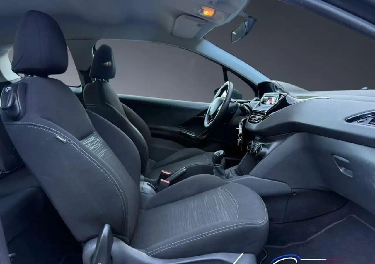 Peugeot 208 208 — photo 6