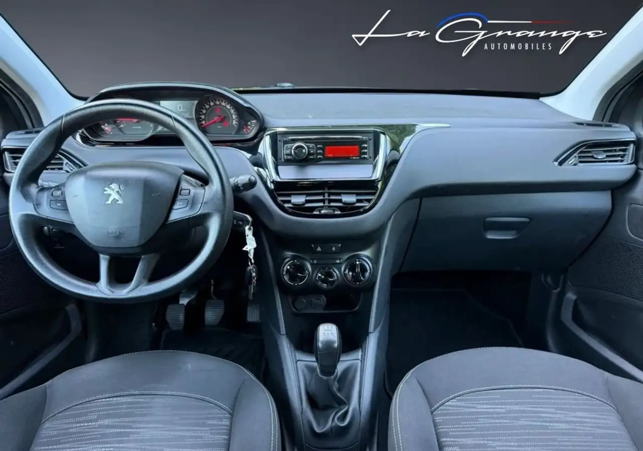 Peugeot 208 208 — photo 5