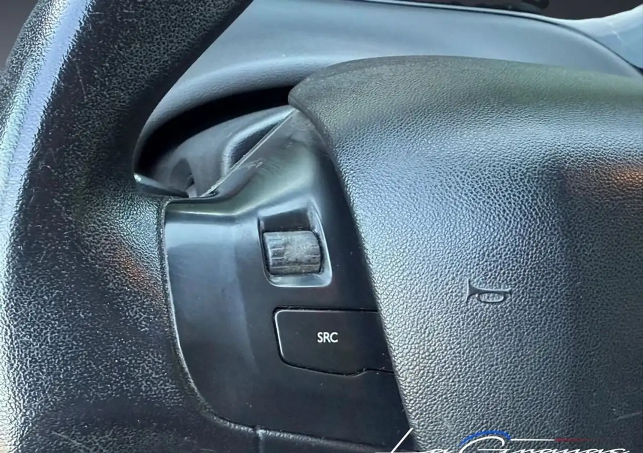 Peugeot 208 208 — photo 13