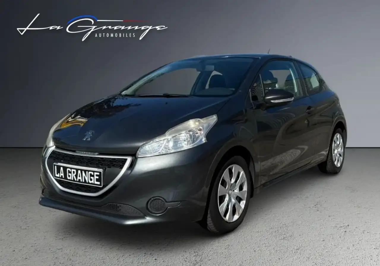 Peugeot 208 208