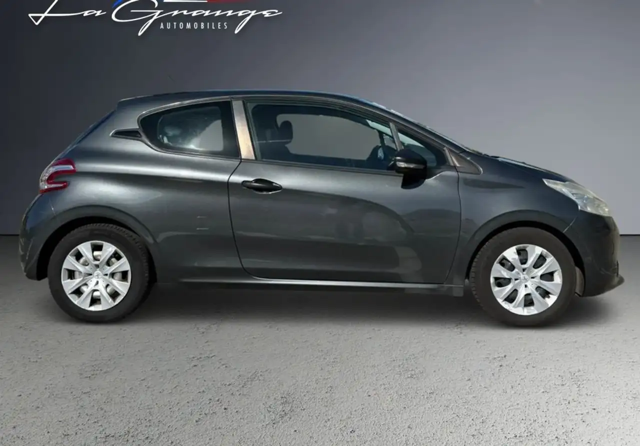 Peugeot 208 208 — photo 30
