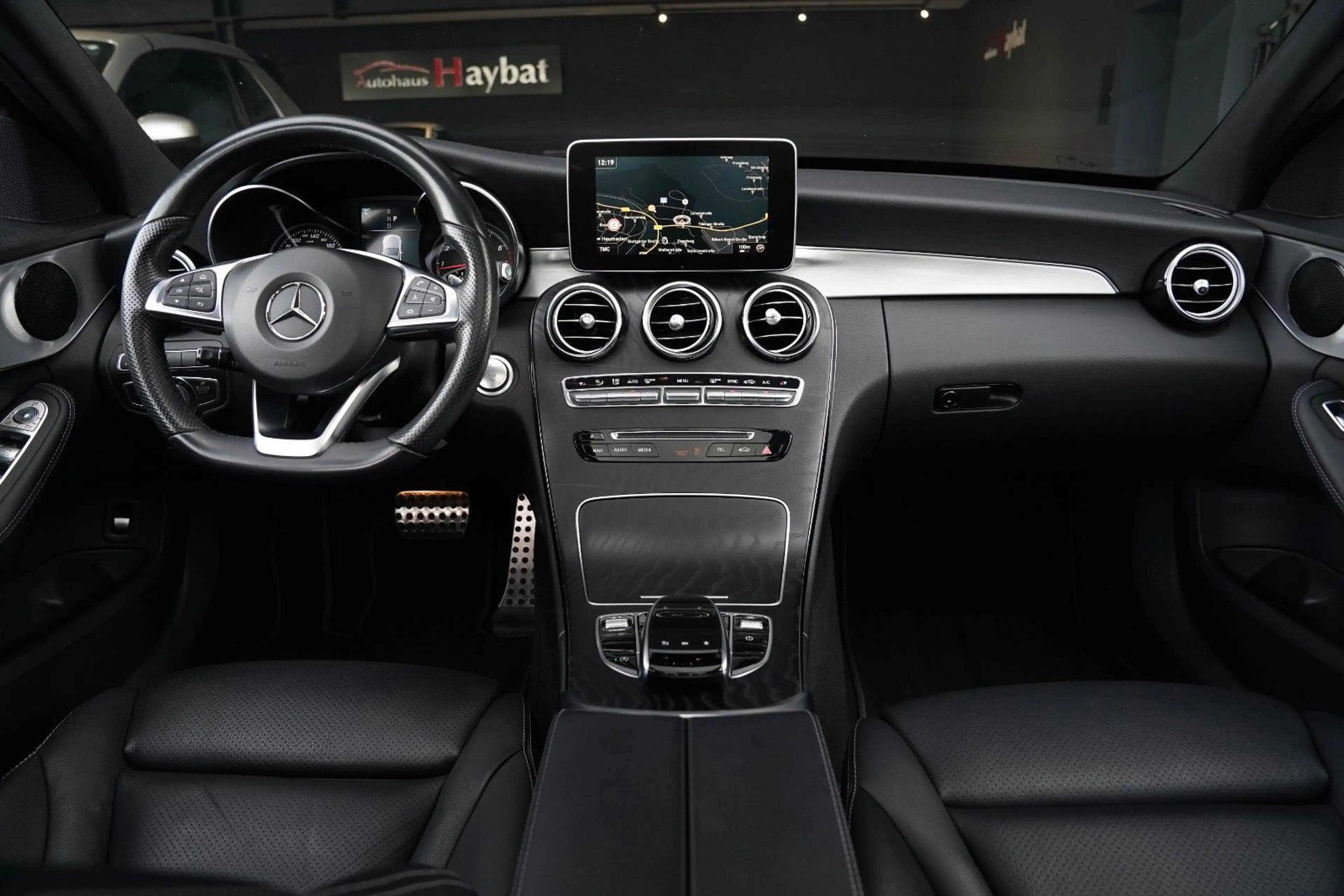 Mercedes-Benz C 250 Limo AMG LED-Pano-Leder-Comand-19Zoll-360° — photo 12