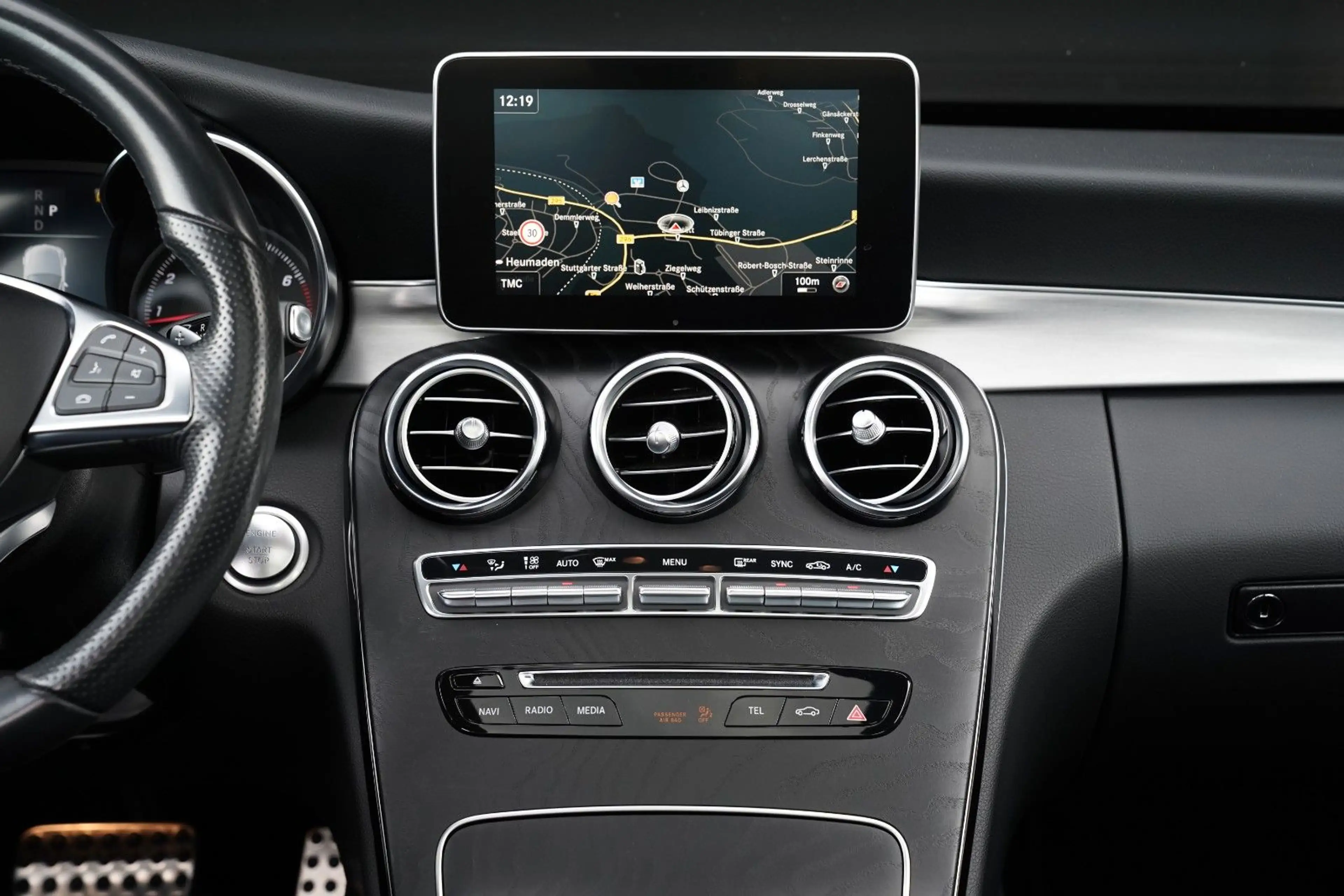 Mercedes-Benz C 250 Limo AMG LED-Pano-Leder-Comand-19Zoll-360° — photo 13