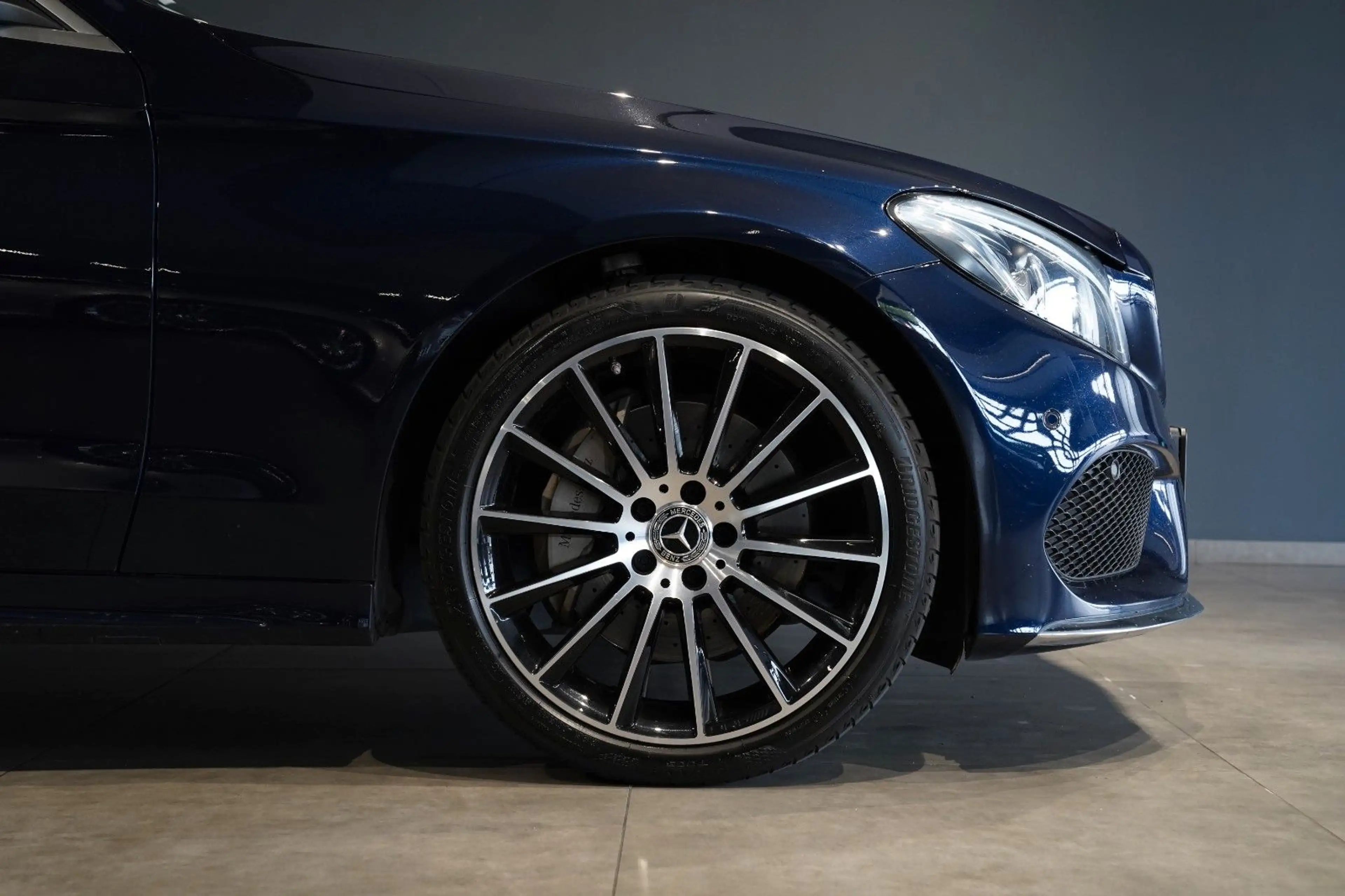 Mercedes-Benz C 250 Limo AMG LED-Pano-Leder-Comand-19Zoll-360° — photo 5