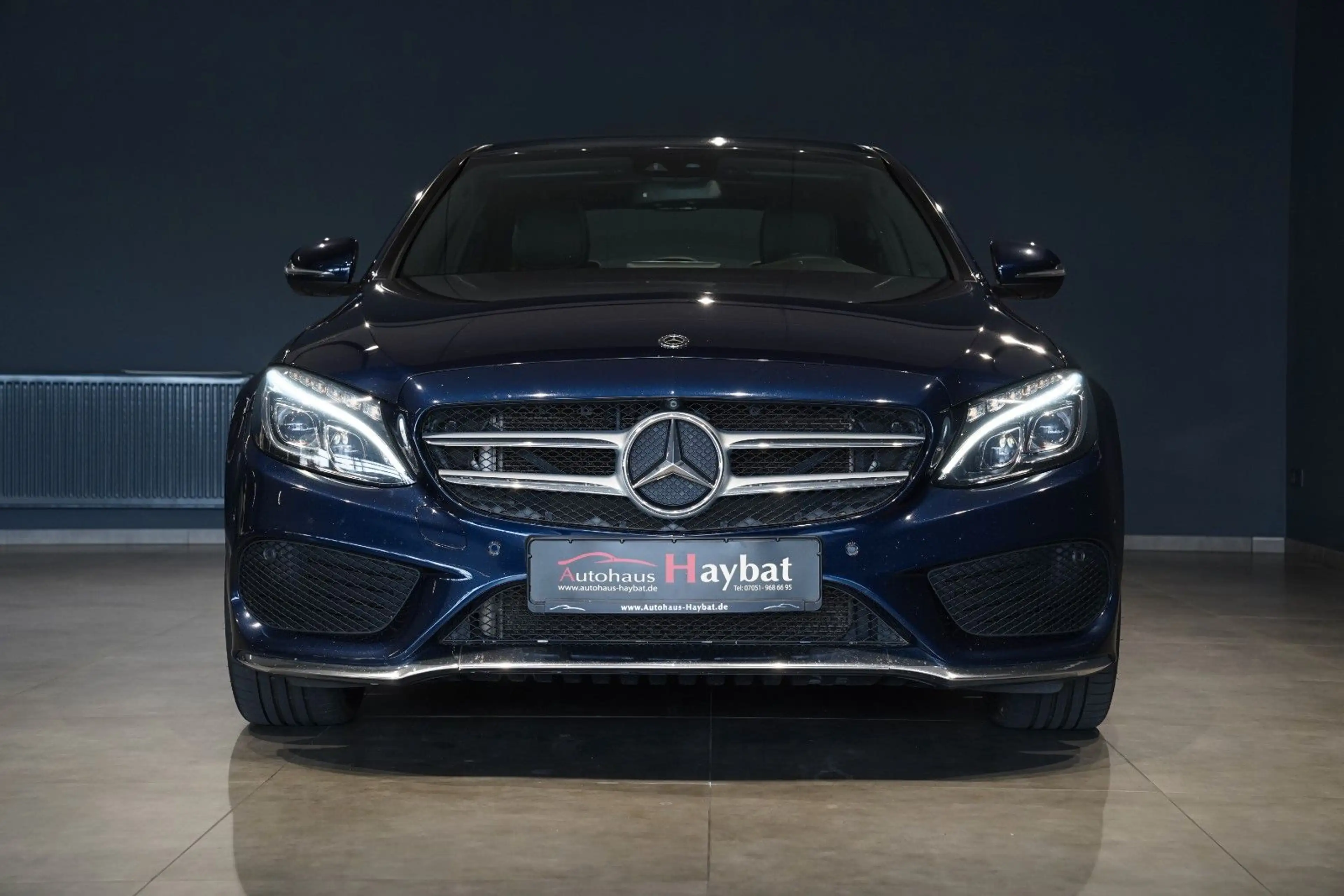 Mercedes-Benz C 250 Limo AMG LED-Pano-Leder-Comand-19Zoll-360° — photo 2