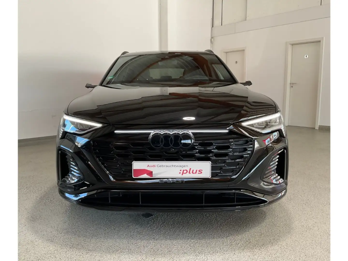 Audi Q8 e-tron Sportback 55 quattro S-line /Navi/Pano/Matrix Чорний - 2