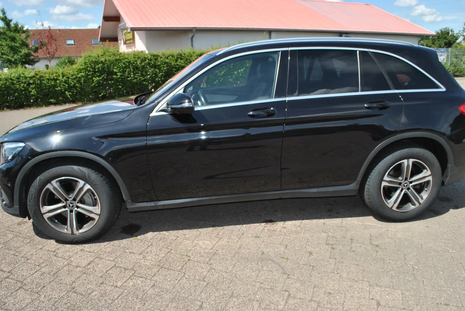 Mercedes-Benz GLC 350 GLC 350 d 4Matic 9G-TRONIC AMG Line Exclusive Schwarz - 1