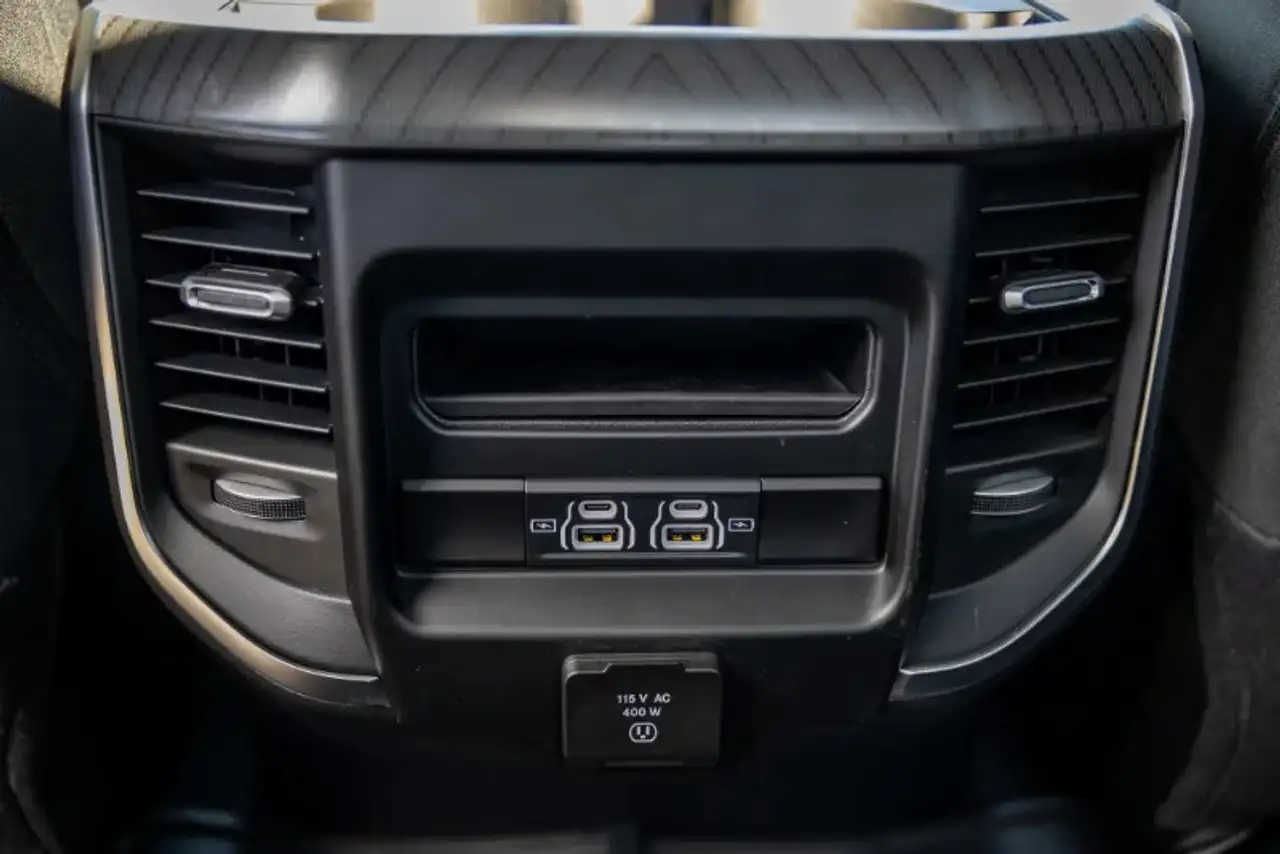 RAM 3500 снимка RAM 3500