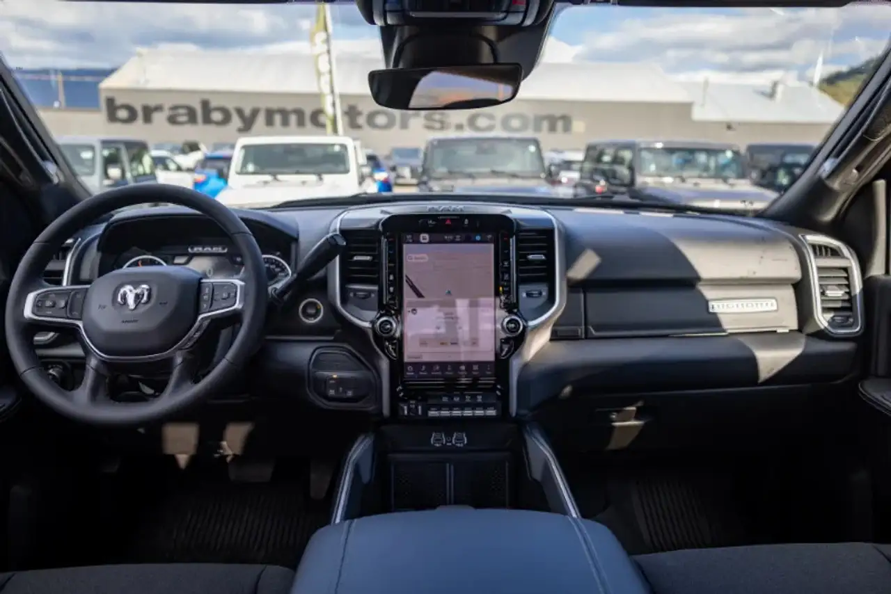 RAM 3500 снимка RAM 3500