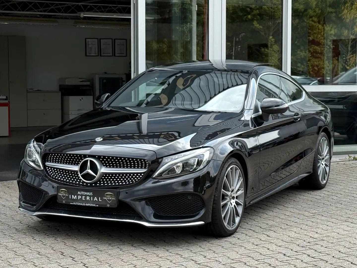 Mercedes-Benz C 250 Coupe AMG Line LEDER+PANO+NAVI+PLS+RFK+19" Black - 1
