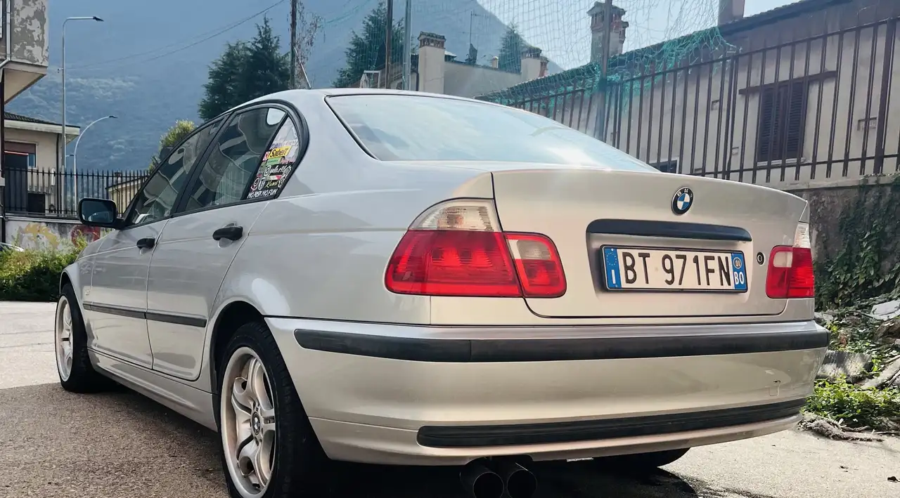 BMW 318 Benzina, foto 2