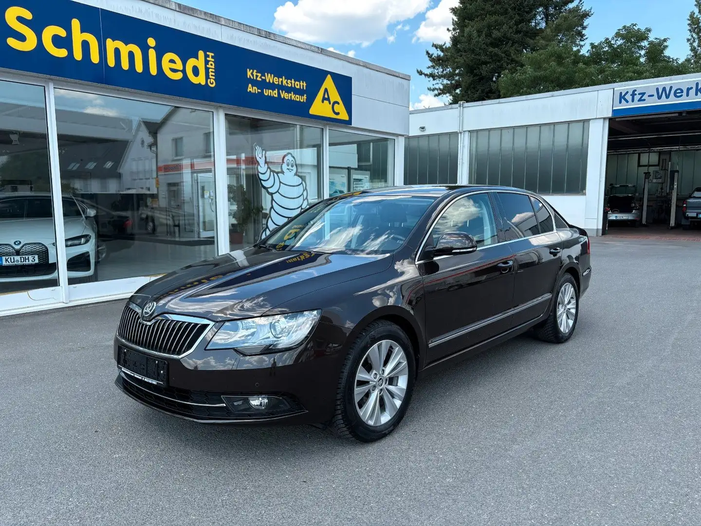 Skoda Superb Elegance*Navi*Standheizung*Klima*SHZ*PDC Marrone - 1