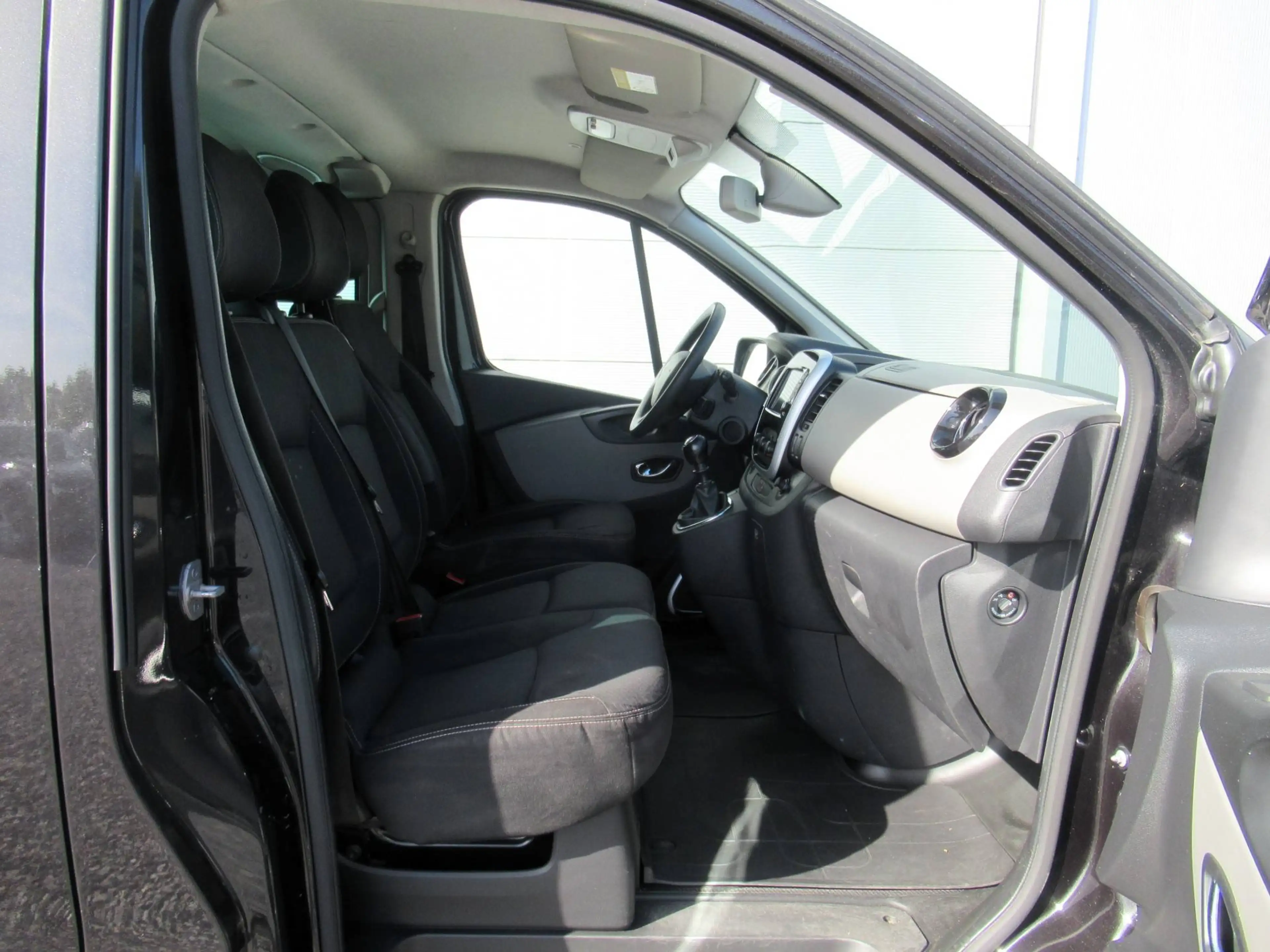 Renault Trafic 1.6 dCi L2 D. Cab / 6pl /€8.999 netto / Navi / Airco / Camera / ... — photo 9