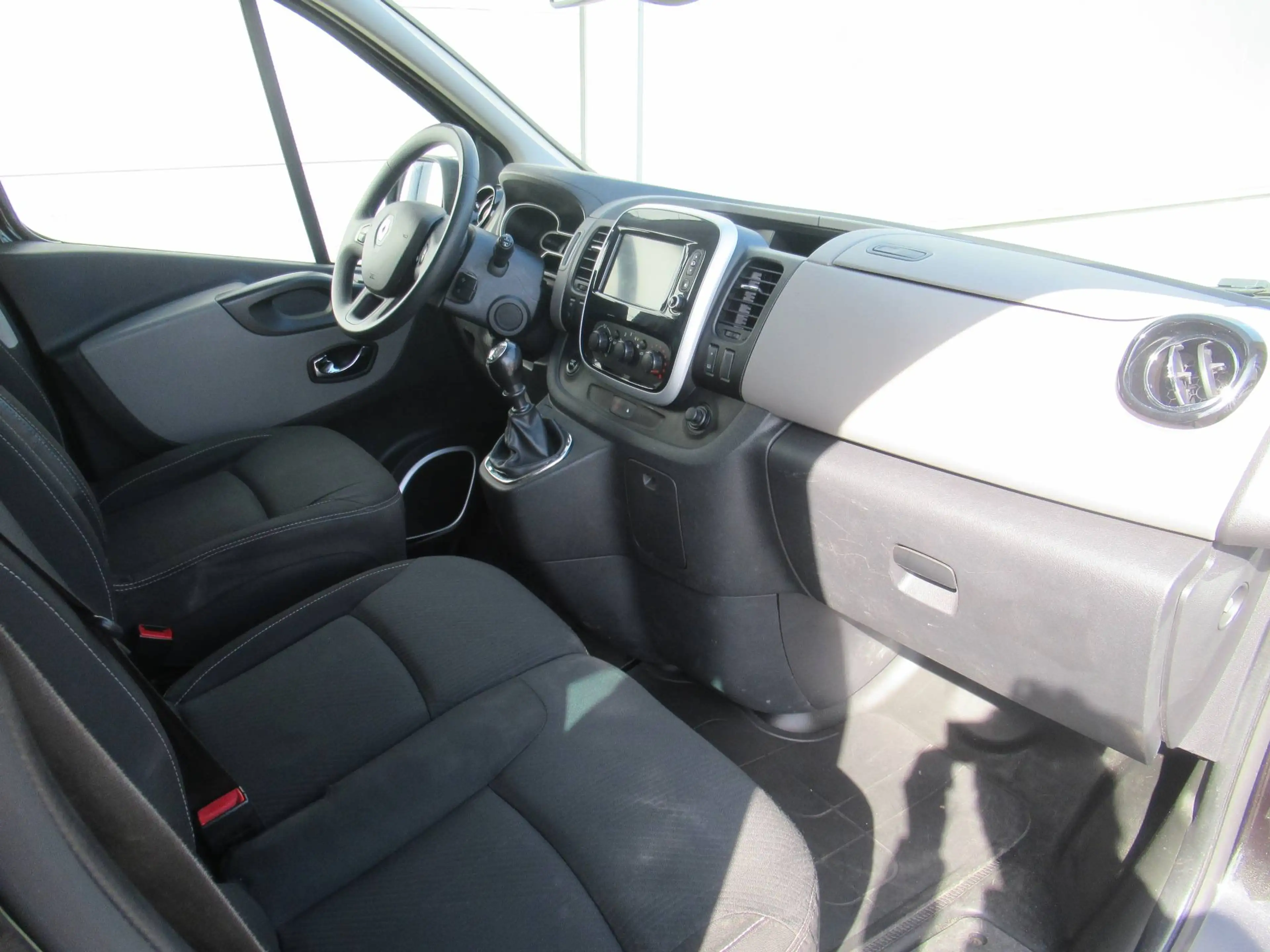 Renault Trafic 1.6 dCi L2 D. Cab / 6pl /€8.999 netto / Navi / Airco / Camera / ... — photo 8
