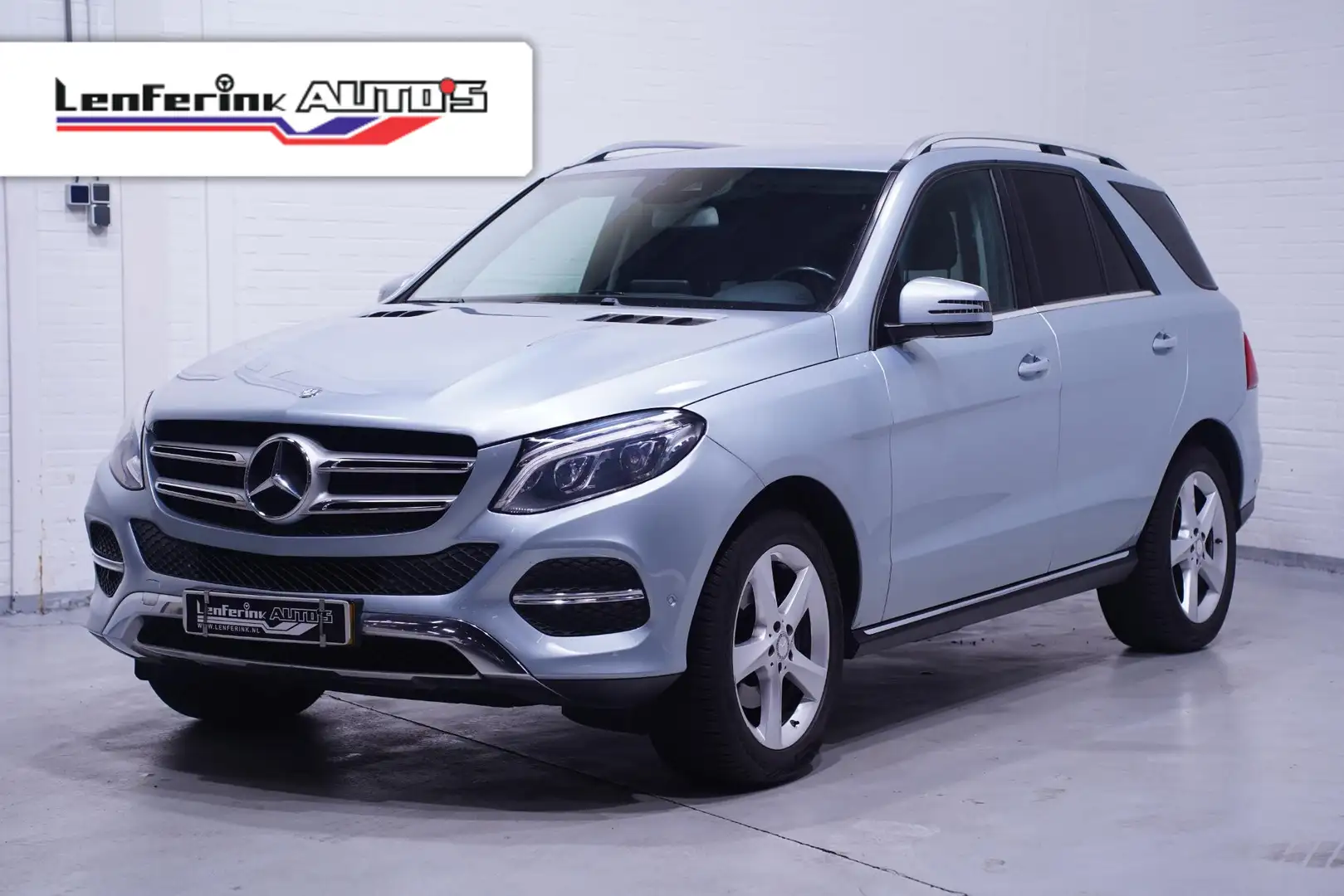 Mercedes-Benz GLE 350 350d 4 Matic Grijs Kenteken 2-Zits Navi, Camera Tr srebrna - 1