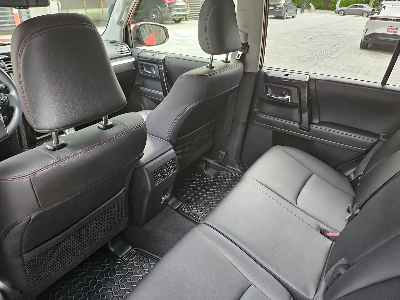 Toyota 4-Runner снимка Toyota 4-Runner