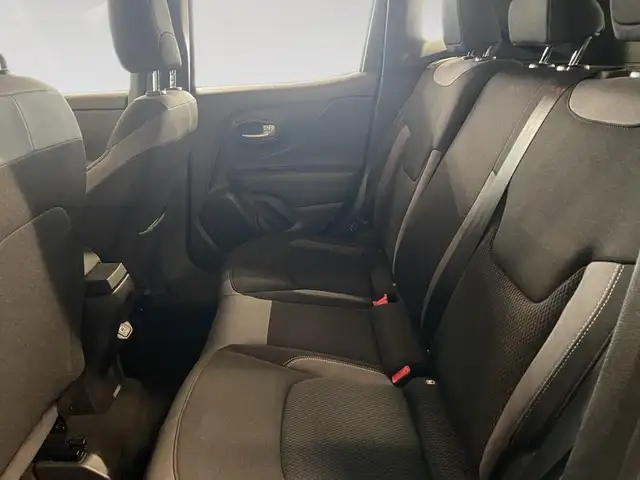Jeep Renegade view 8