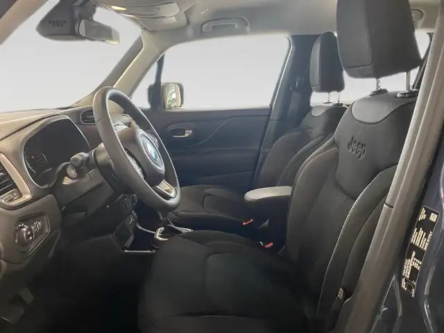 Jeep Renegade view 7