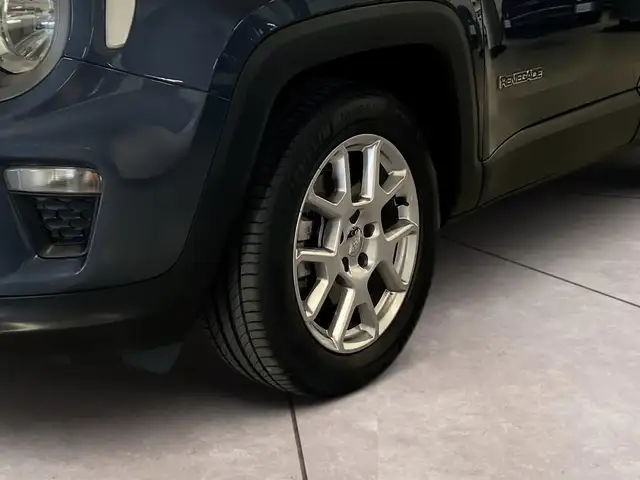 Jeep Renegade view 15