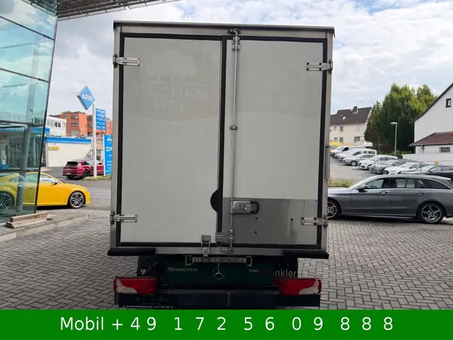 Mercedes-Benz Sprinter view 3
