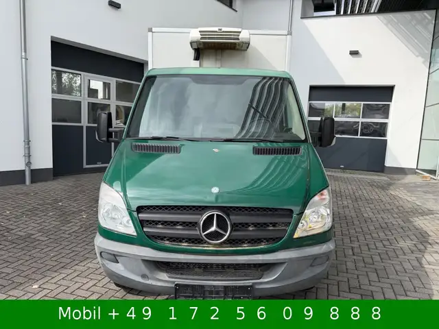 Mercedes-Benz Sprinter view 4